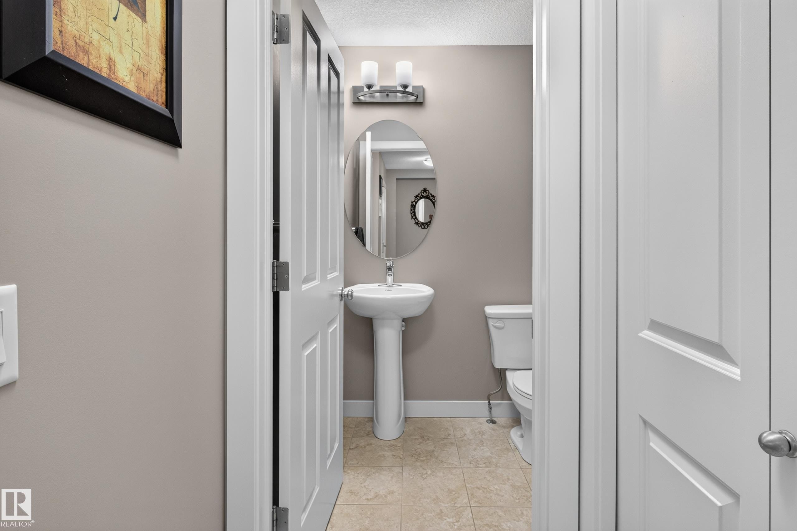 3520 9 Street Nw, Edmonton, AB - Indoor Photo Showing Bathroom
