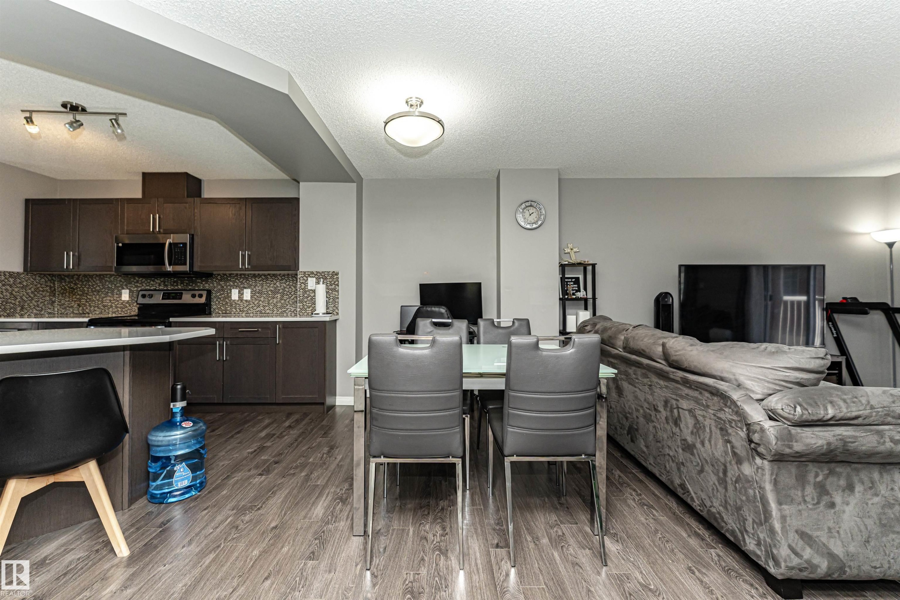 #22 4029 Orchards Dr Sw, Edmonton, AB - Indoor
