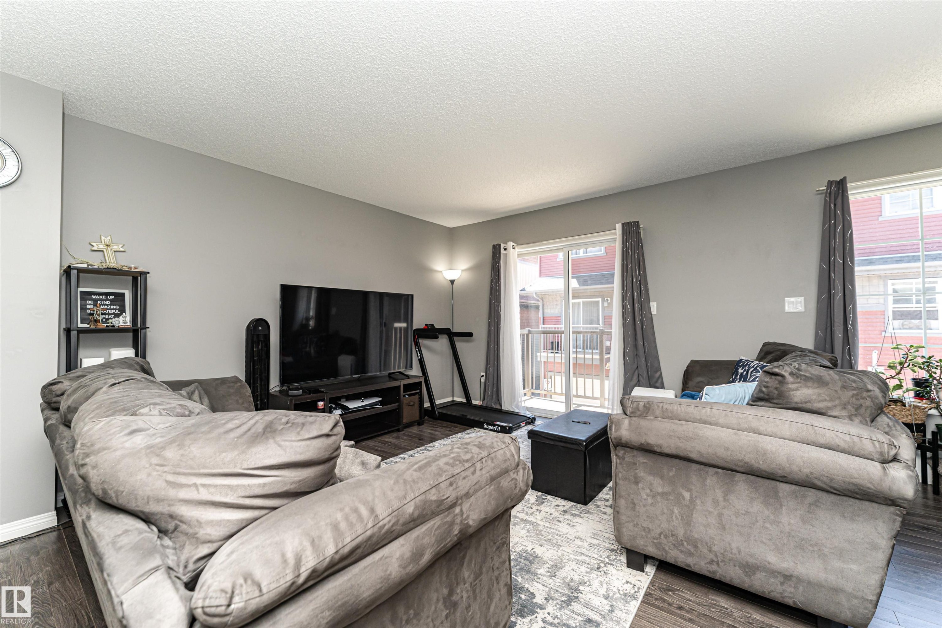 #22 4029 Orchards Dr Sw, Edmonton, AB - Indoor Photo Showing Living Room
