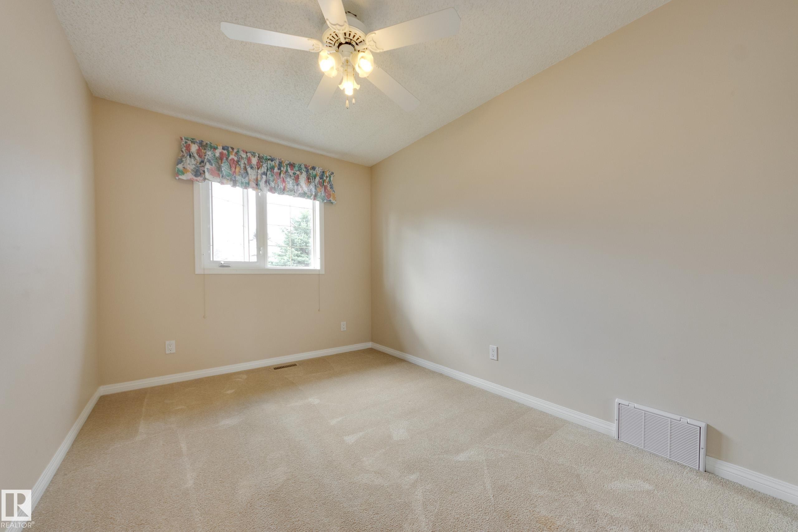 #2 1850 Mill Woods Rd E Nw, Edmonton, AB - Indoor Photo Showing Other Room