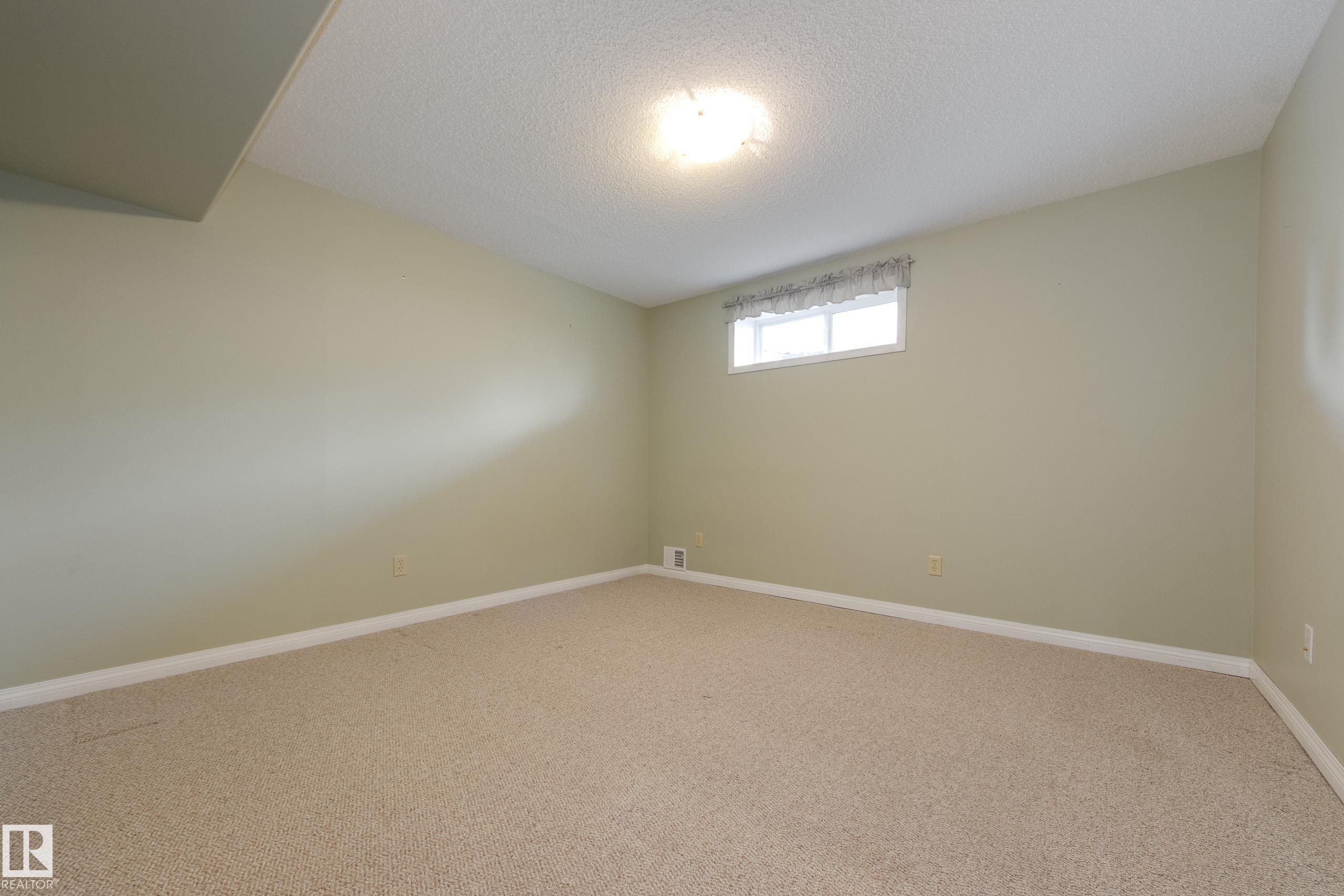 #2 1850 Mill Woods Rd E Nw, Edmonton, AB - Indoor Photo Showing Other Room