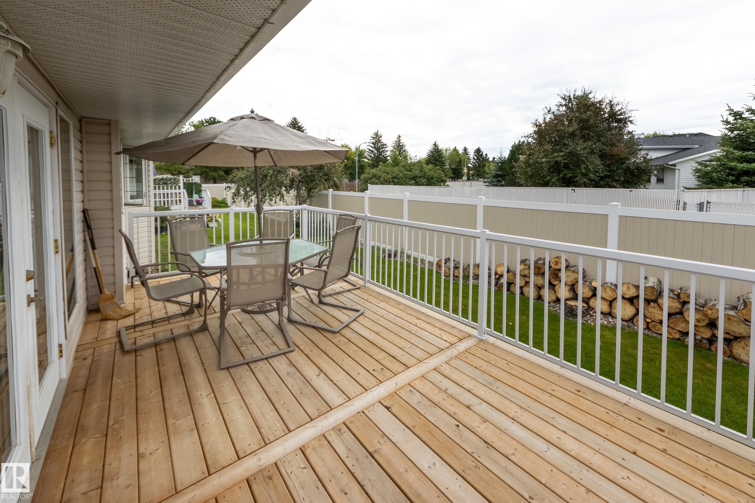 #2 1850 Mill Woods Rd E Nw, Edmonton, AB - Outdoor With Deck Patio Veranda With Exterior