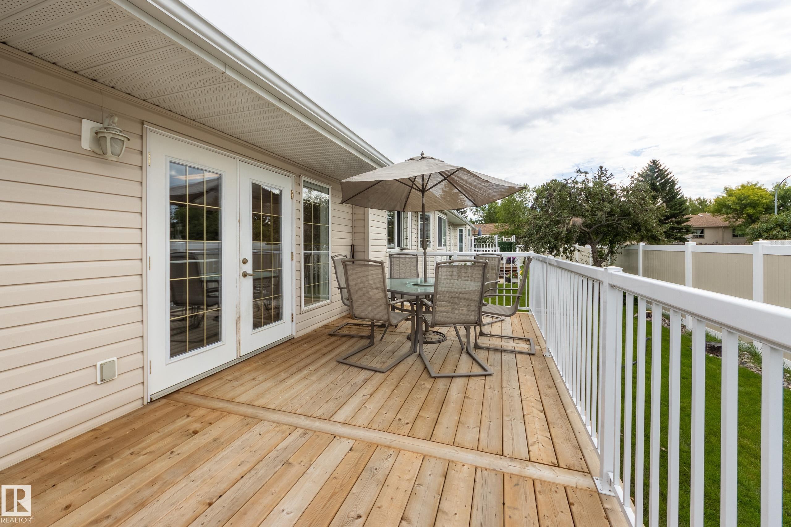 #2 1850 Mill Woods Rd E Nw, Edmonton, AB - Outdoor With Deck Patio Veranda With Exterior