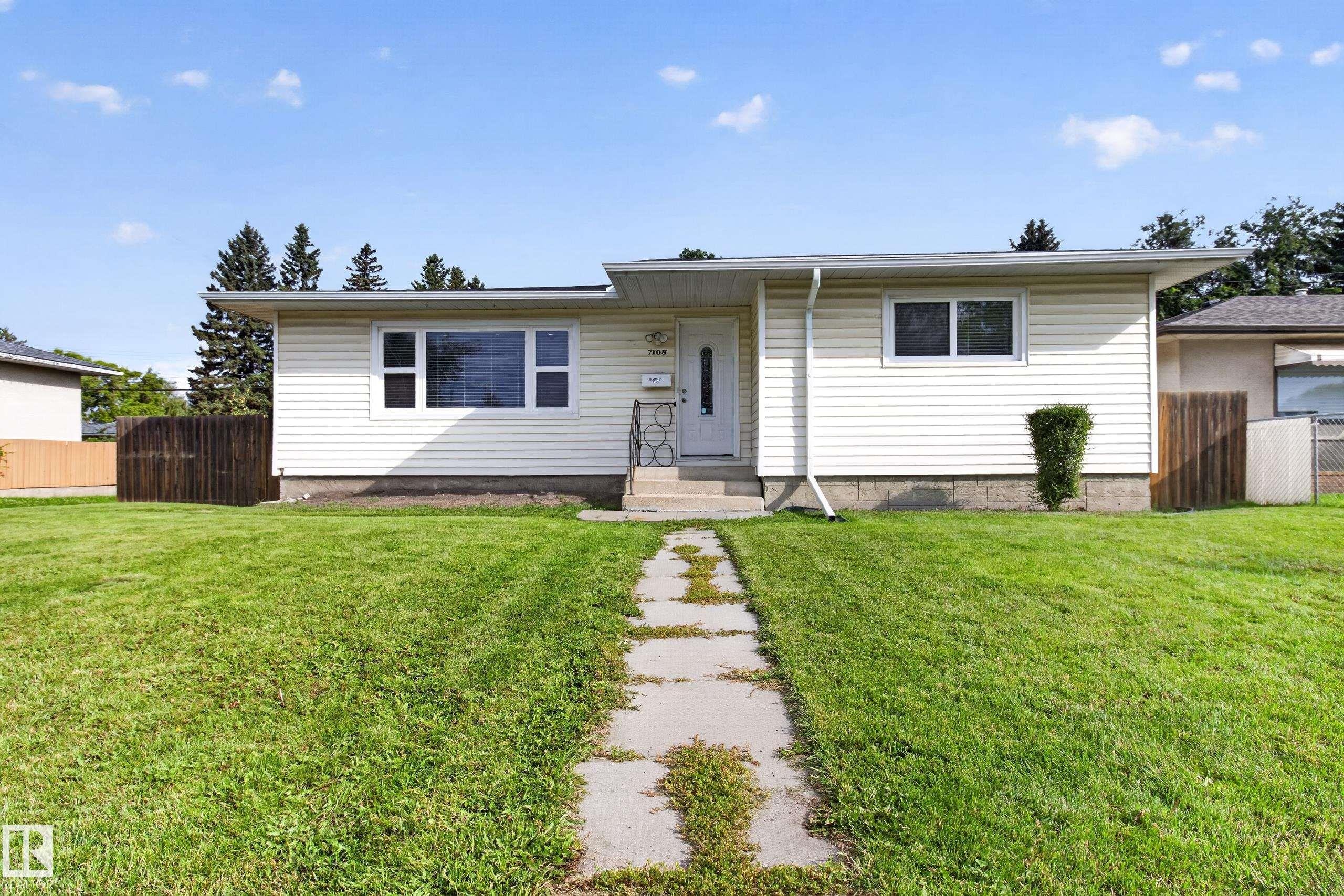 7108 90 Avenue Nw, Edmonton, AB - Outdoor