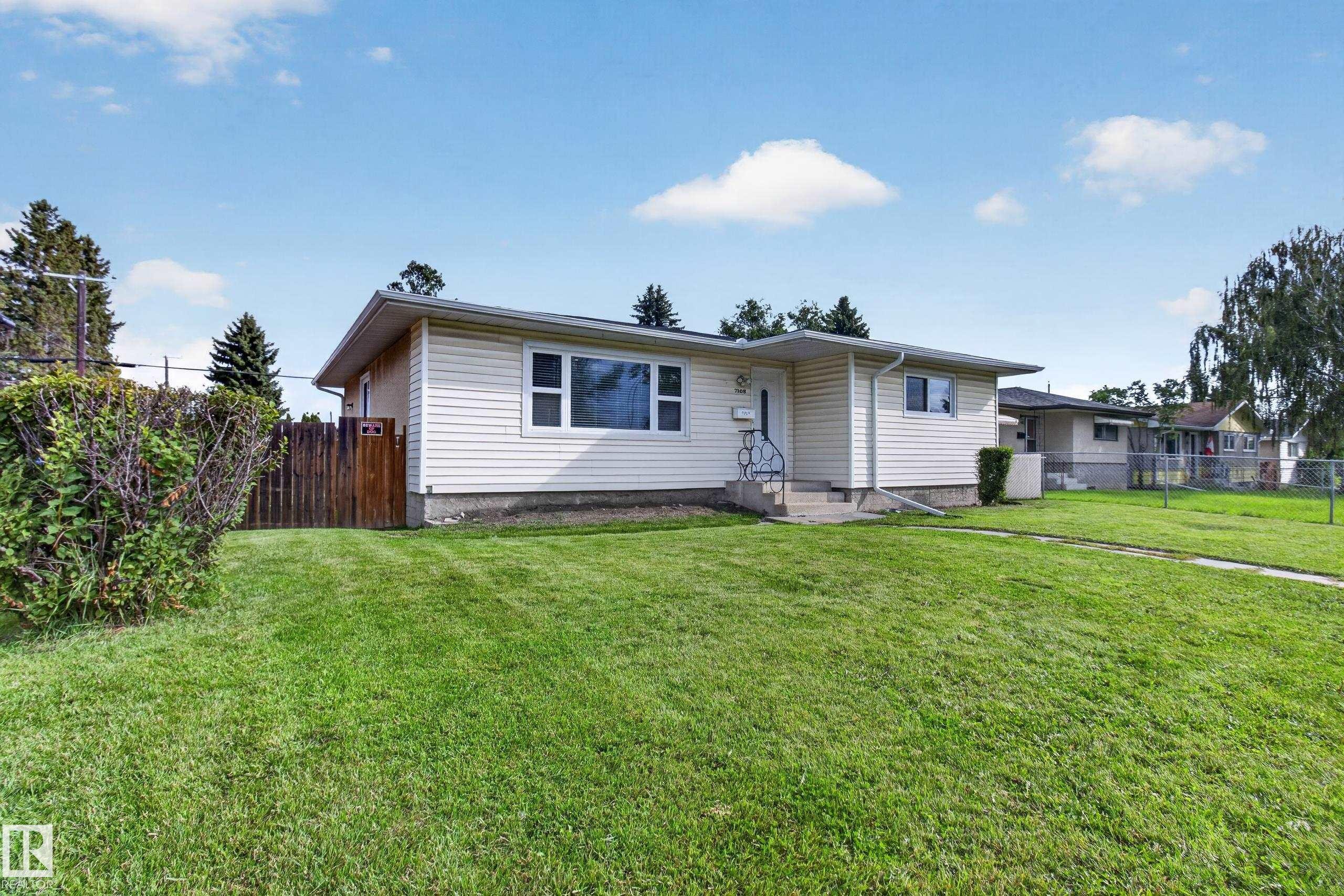 7108 90 Avenue Nw, Edmonton, AB - Outdoor