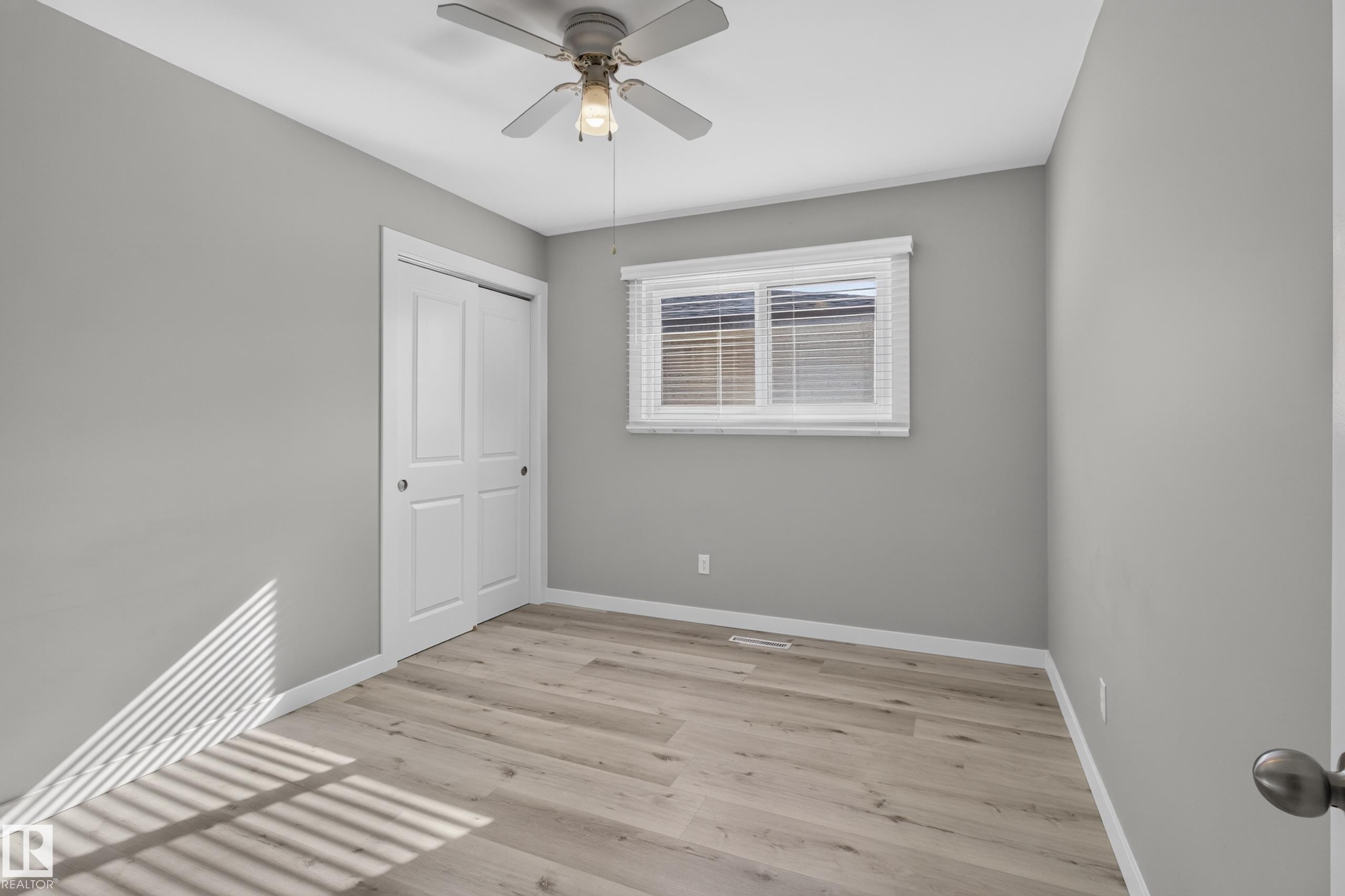 7108 90 Avenue Nw, Edmonton, AB - Indoor Photo Showing Other Room