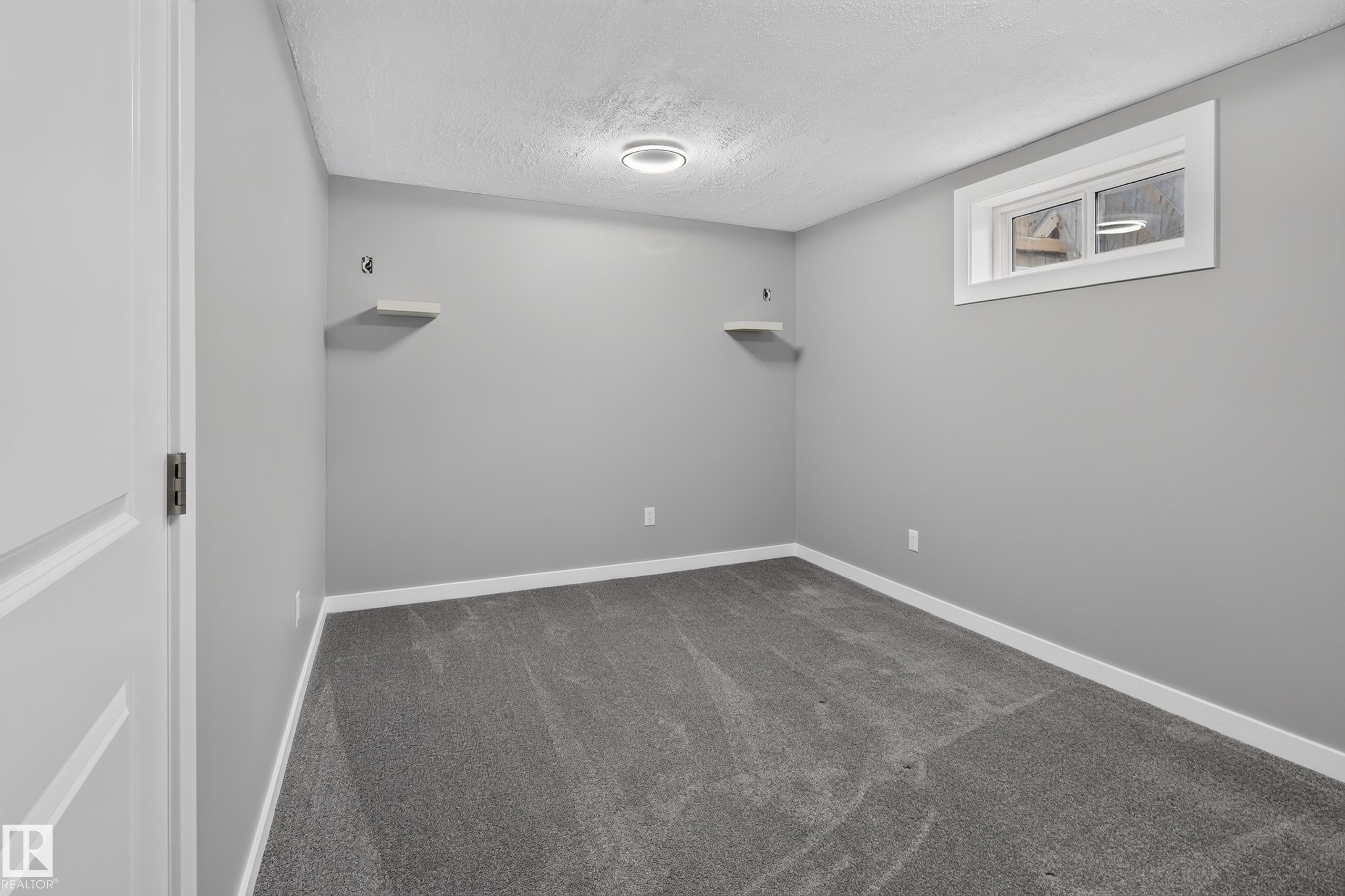 7108 90 Avenue Nw, Edmonton, AB - Indoor Photo Showing Other Room