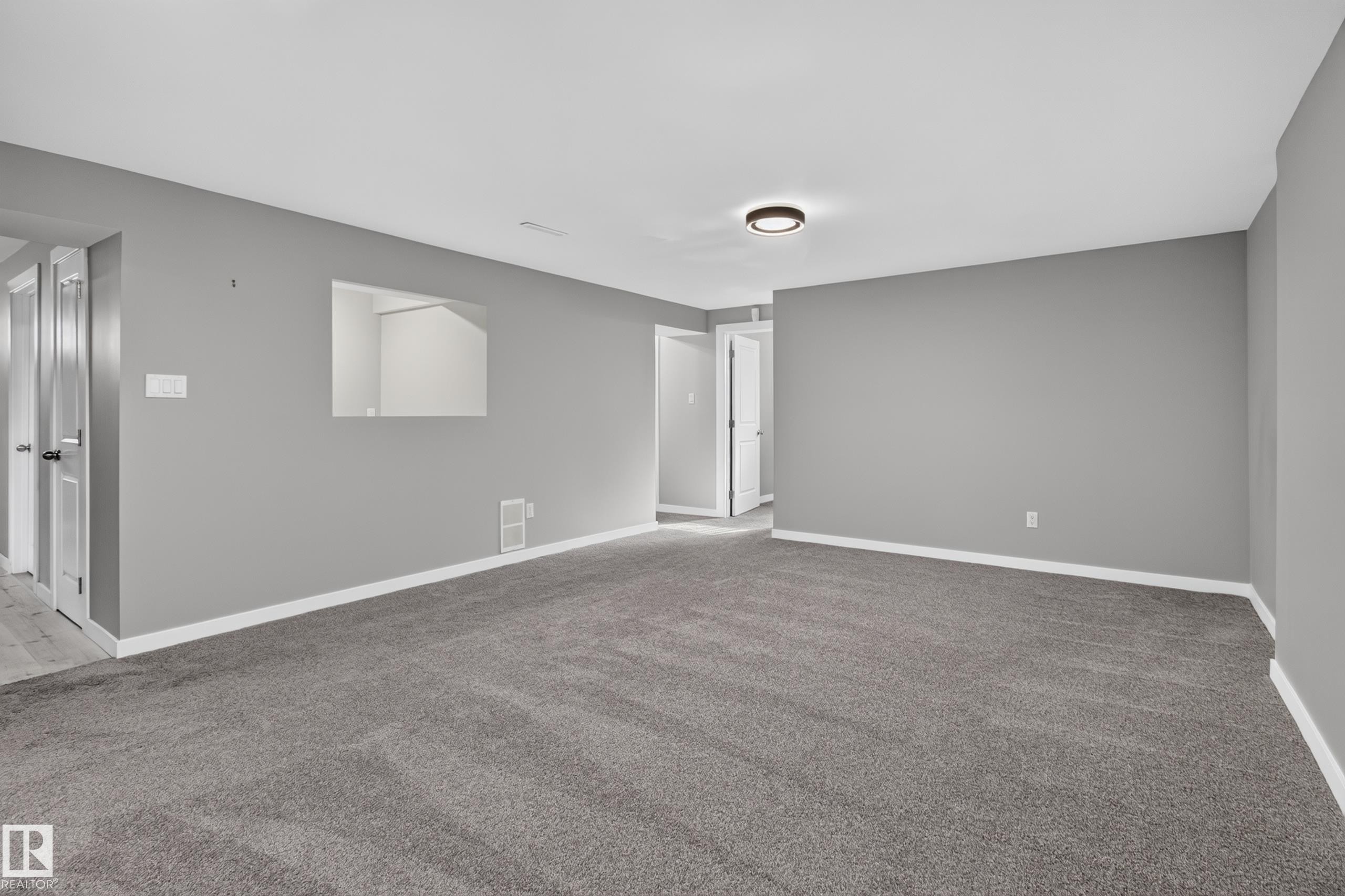 7108 90 Avenue Nw, Edmonton, AB - Indoor Photo Showing Other Room