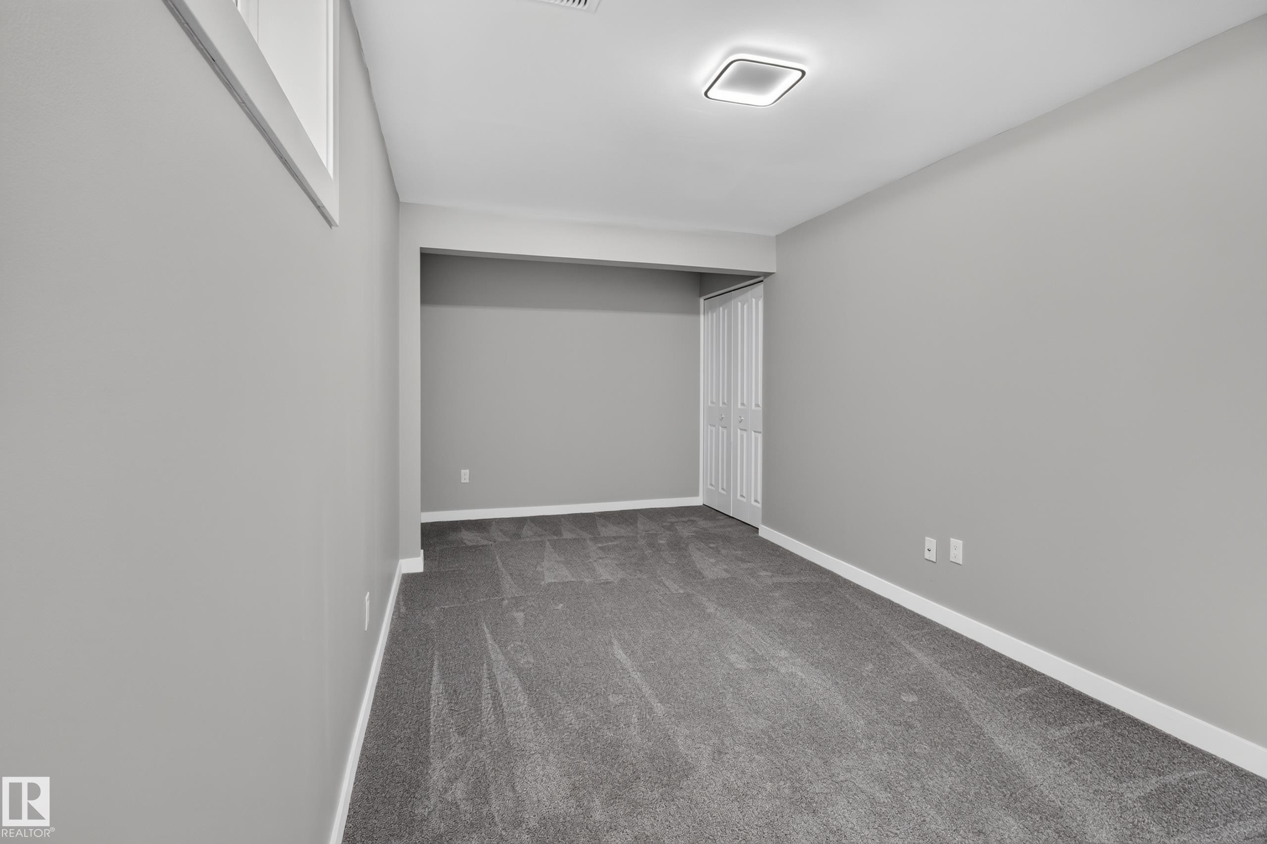 7108 90 Avenue Nw, Edmonton, AB - Indoor Photo Showing Other Room