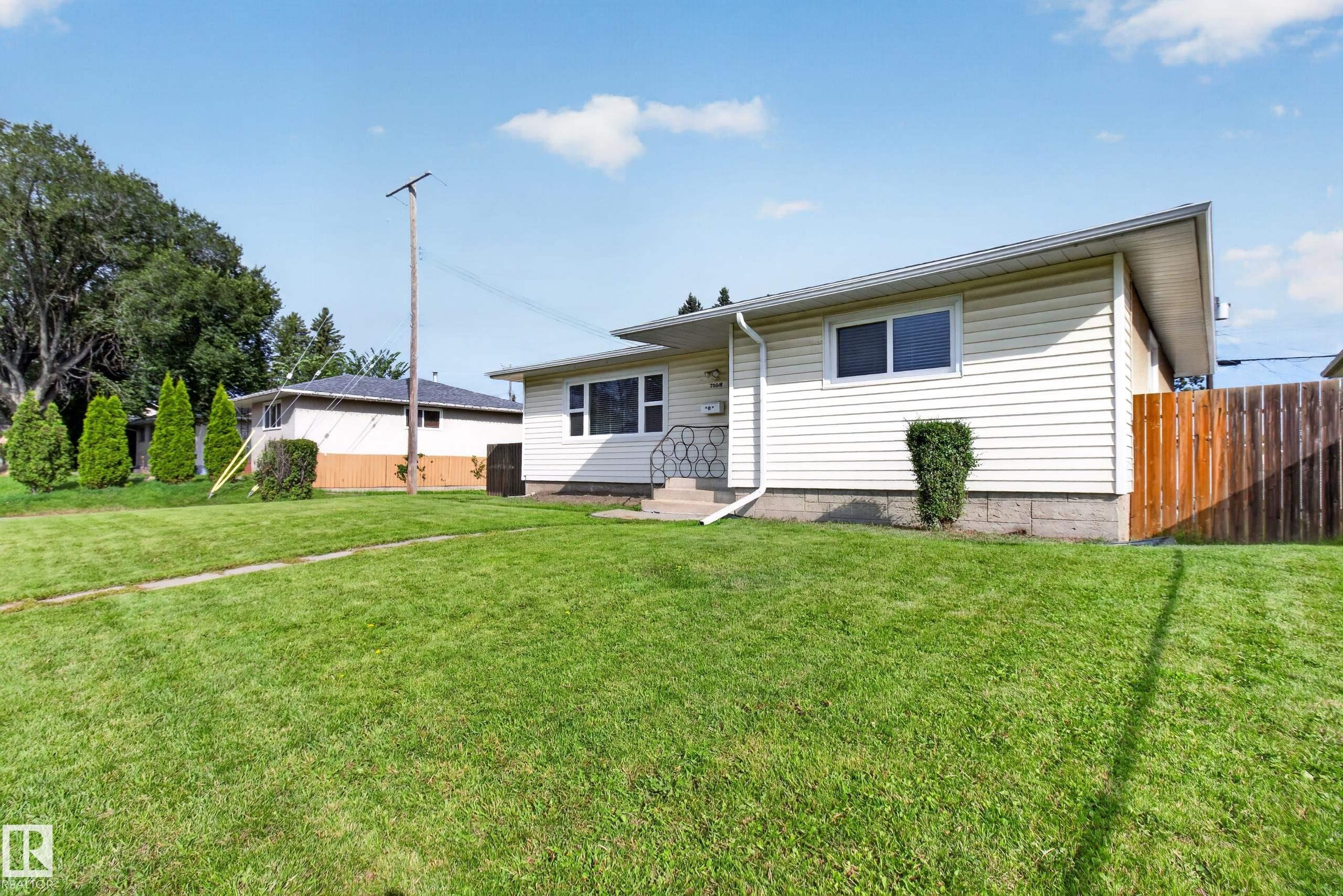 7108 90 Avenue Nw, Edmonton, AB - Outdoor