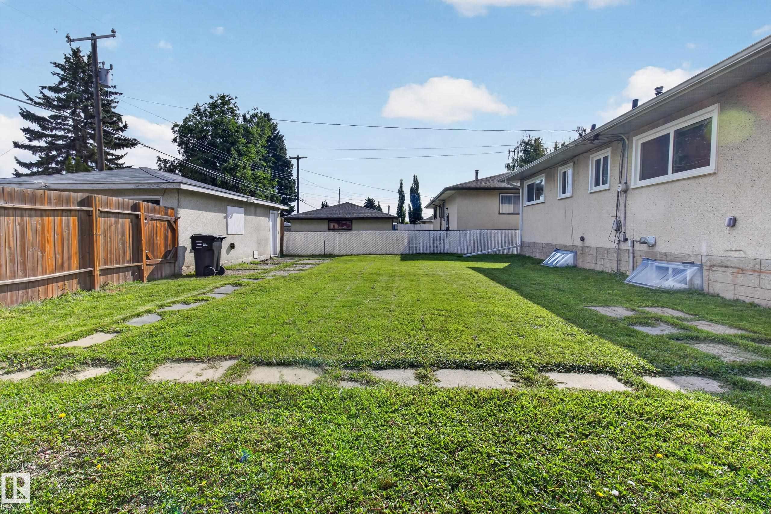 7108 90 Avenue Nw, Edmonton, AB - Outdoor With Backyard