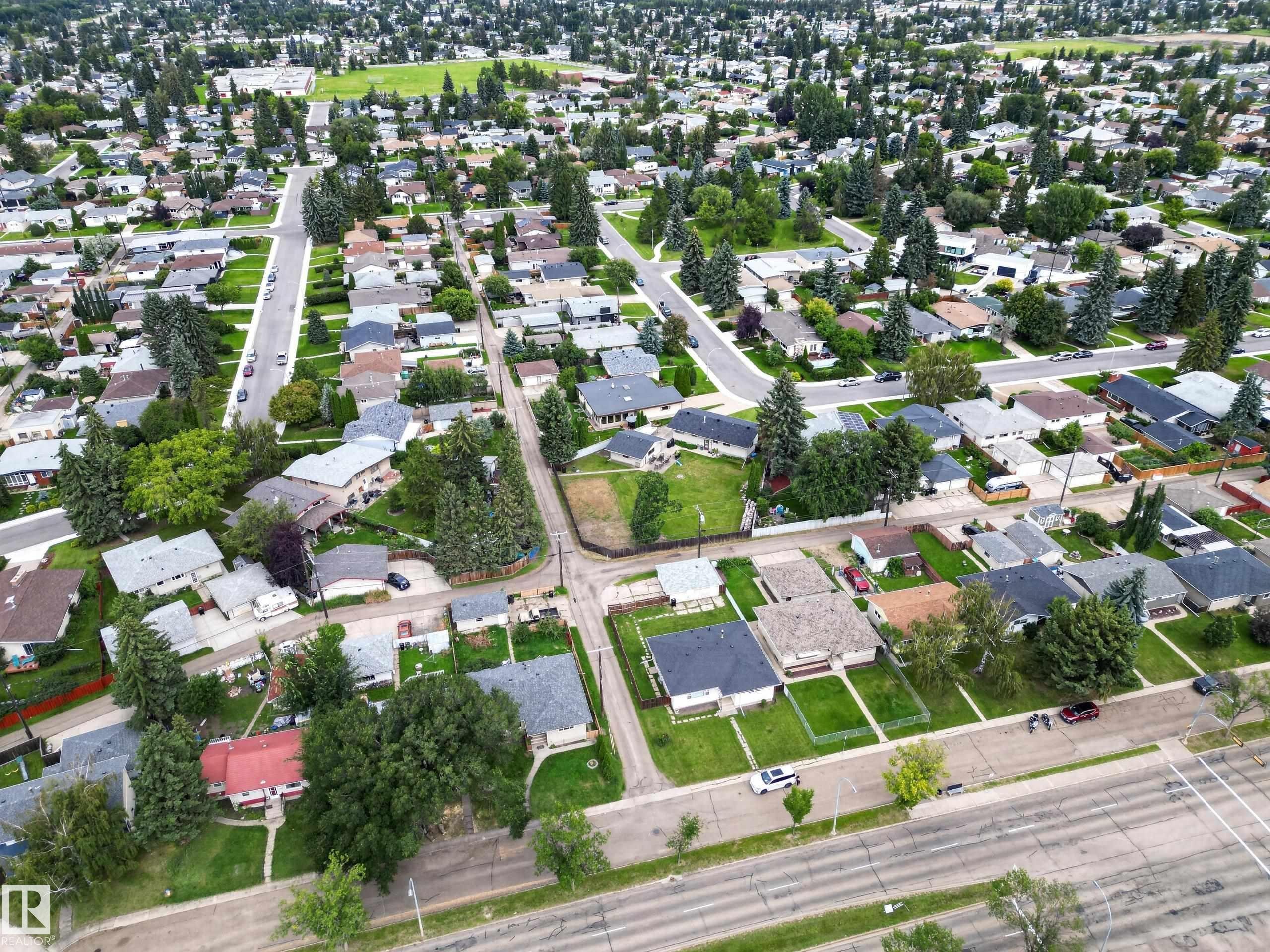 7108 90 Avenue Nw, Edmonton, AB - Outdoor With View
