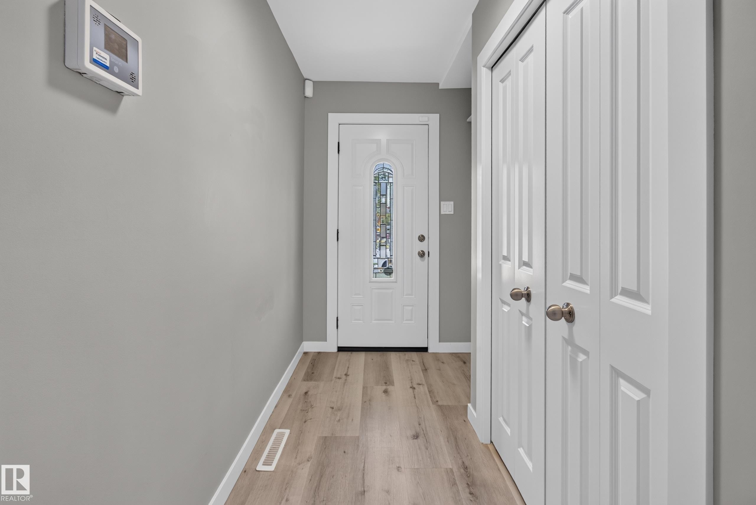 7108 90 Avenue Nw, Edmonton, AB - Indoor Photo Showing Other Room