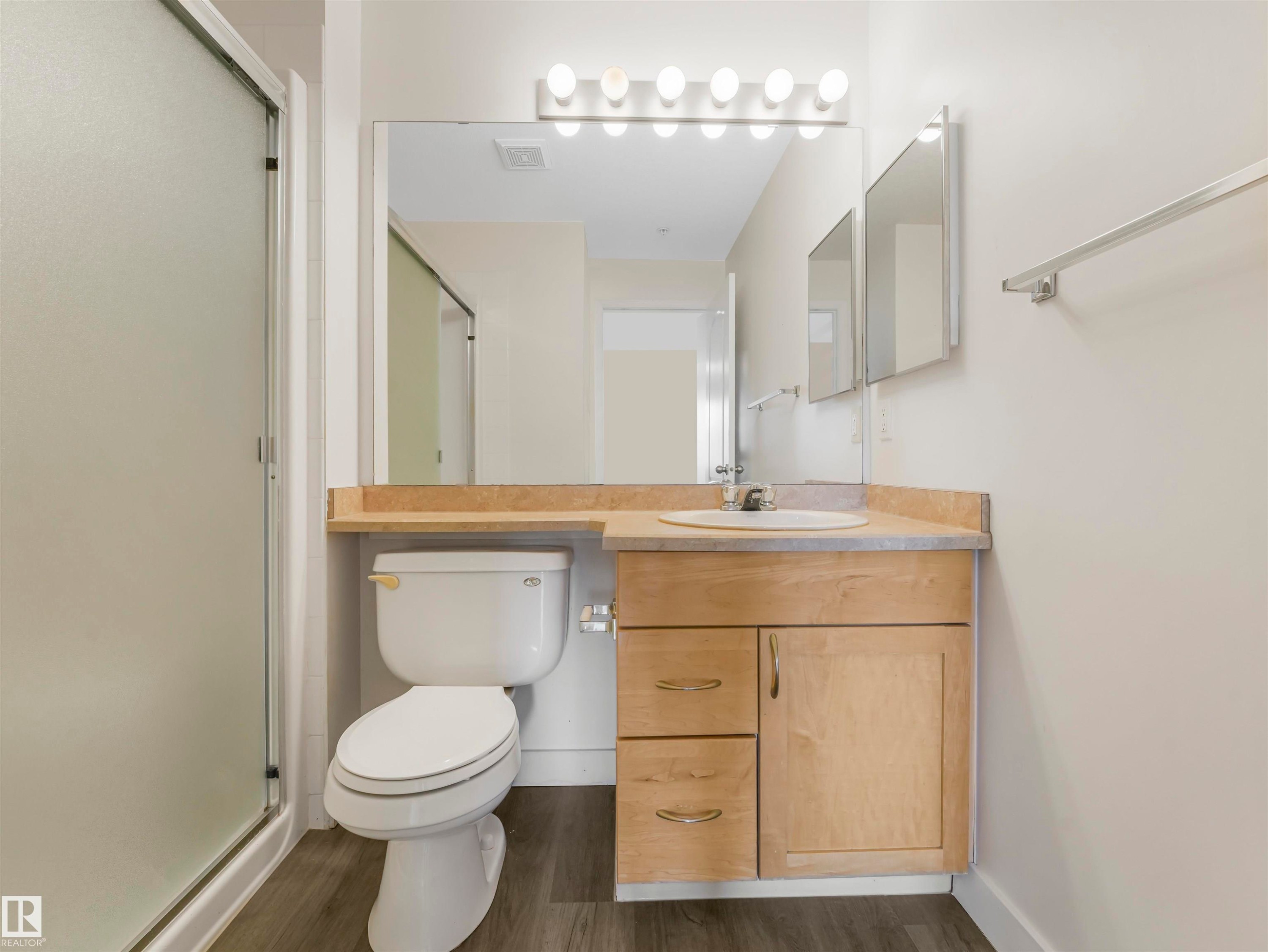 #216 111 Edwards Dr Sw, Edmonton, AB - Indoor Photo Showing Bathroom