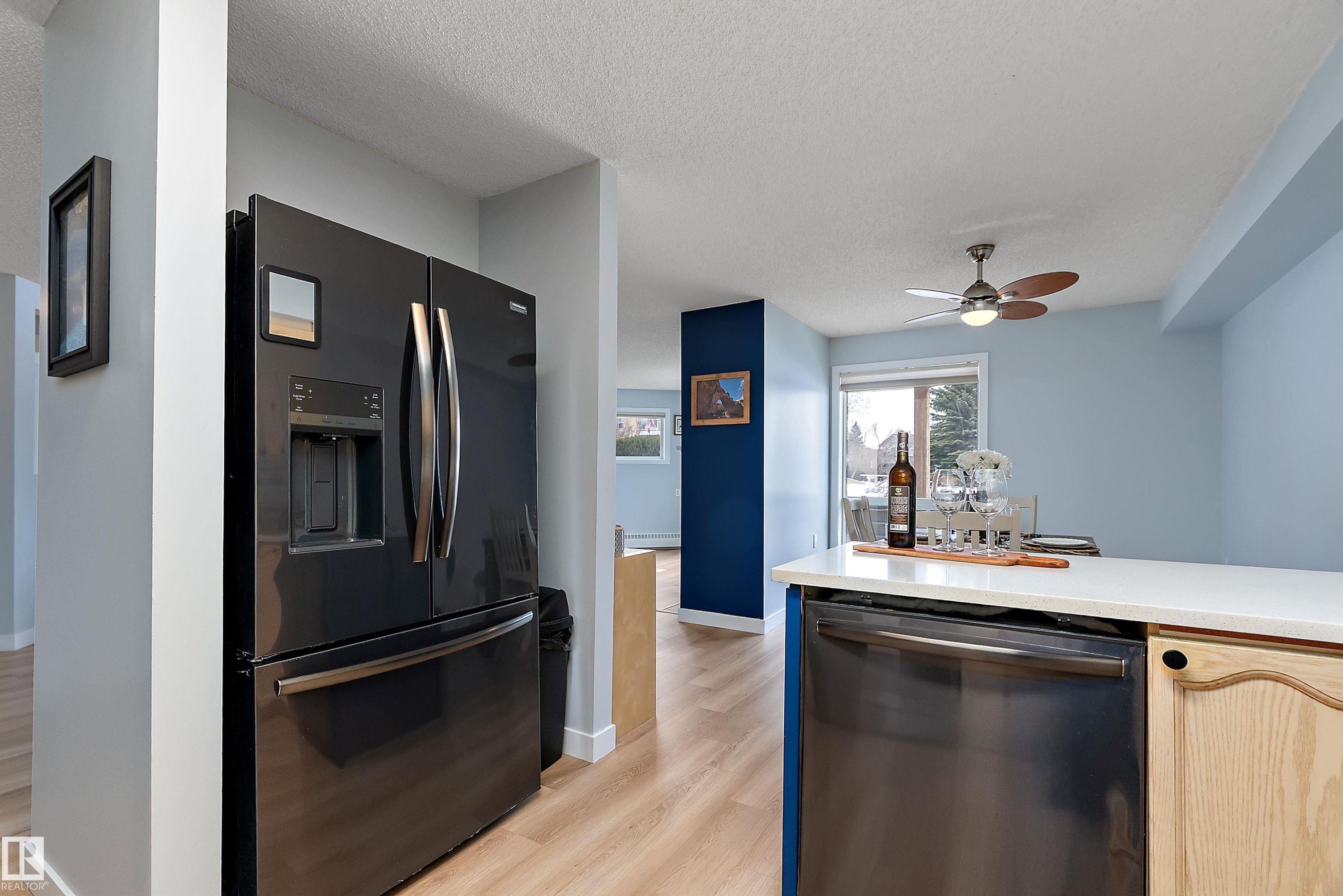 #124 15499 Castle Downs Rd Nw, Edmonton, AB - Indoor Photo Showing Kitchen