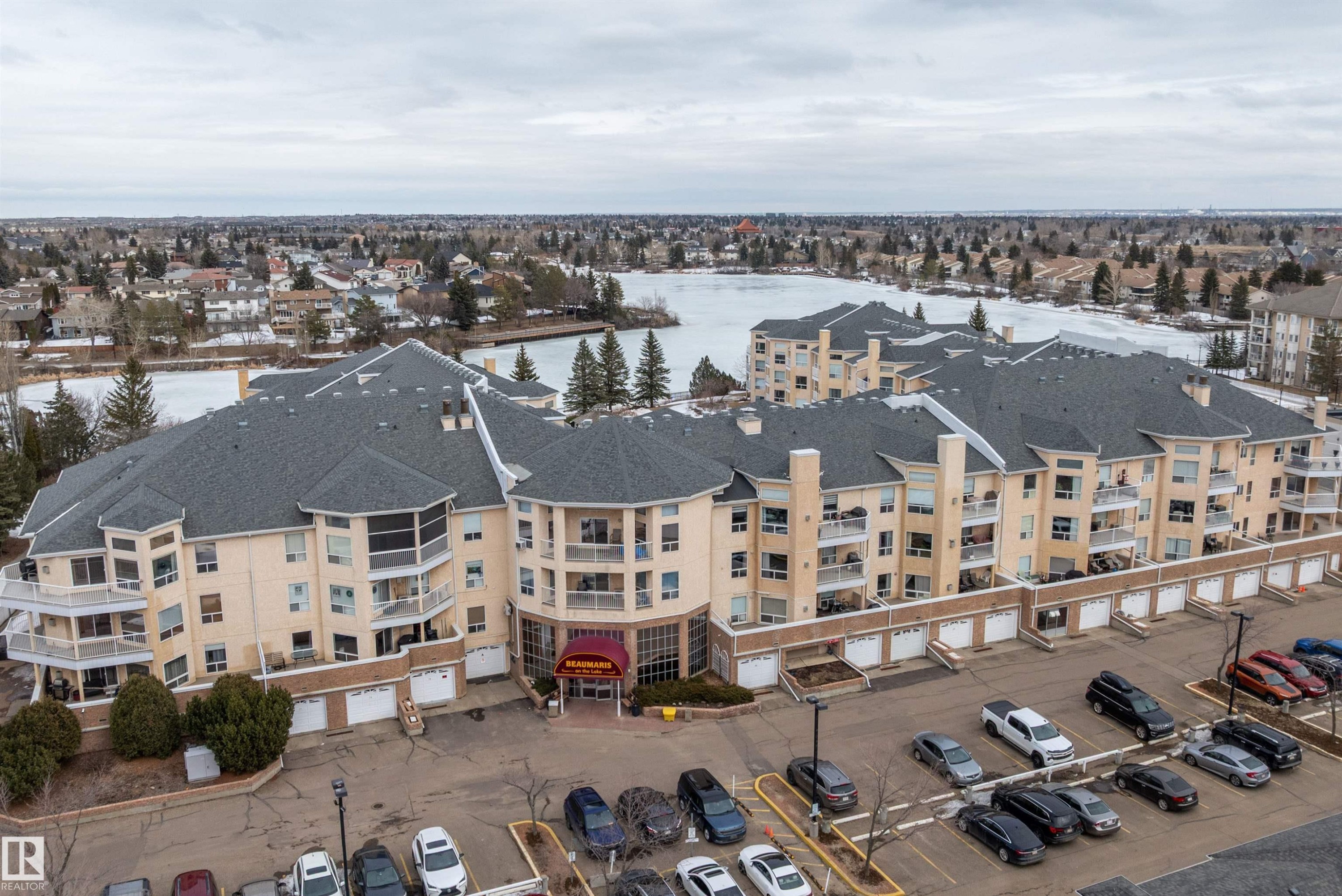 #124 15499 Castle Downs Rd Nw, Edmonton, AB - Outdoor