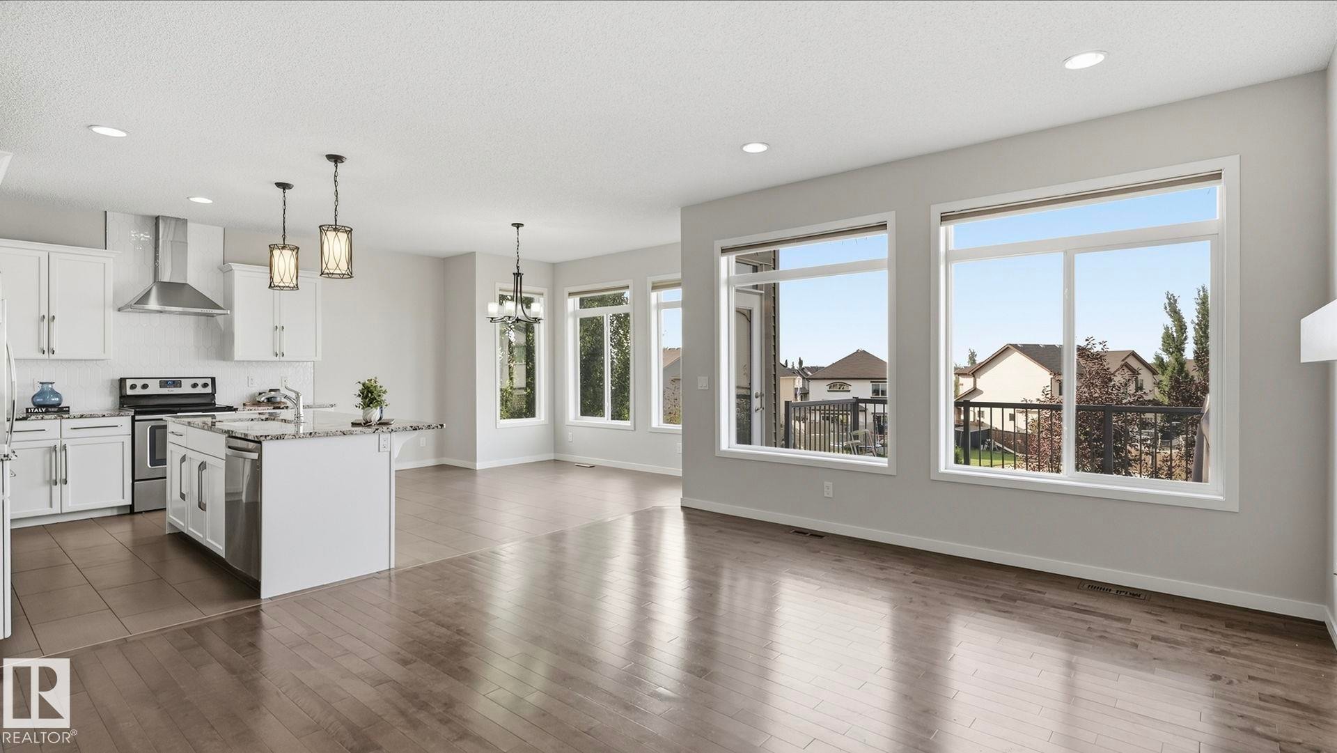 1832 56 Street Sw, Edmonton, AB - Indoor Photo Showing Kitchen With Upgraded Kitchen