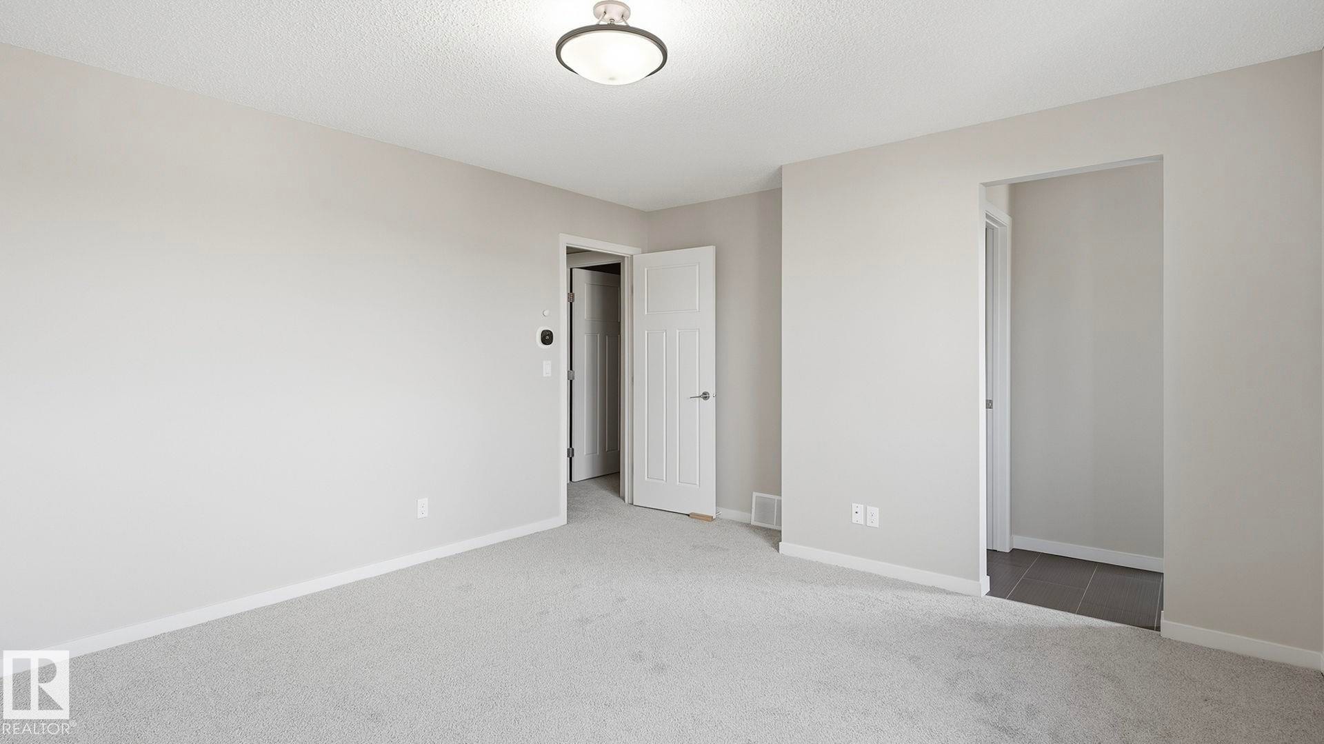 1832 56 Street Sw, Edmonton, AB - Indoor Photo Showing Other Room