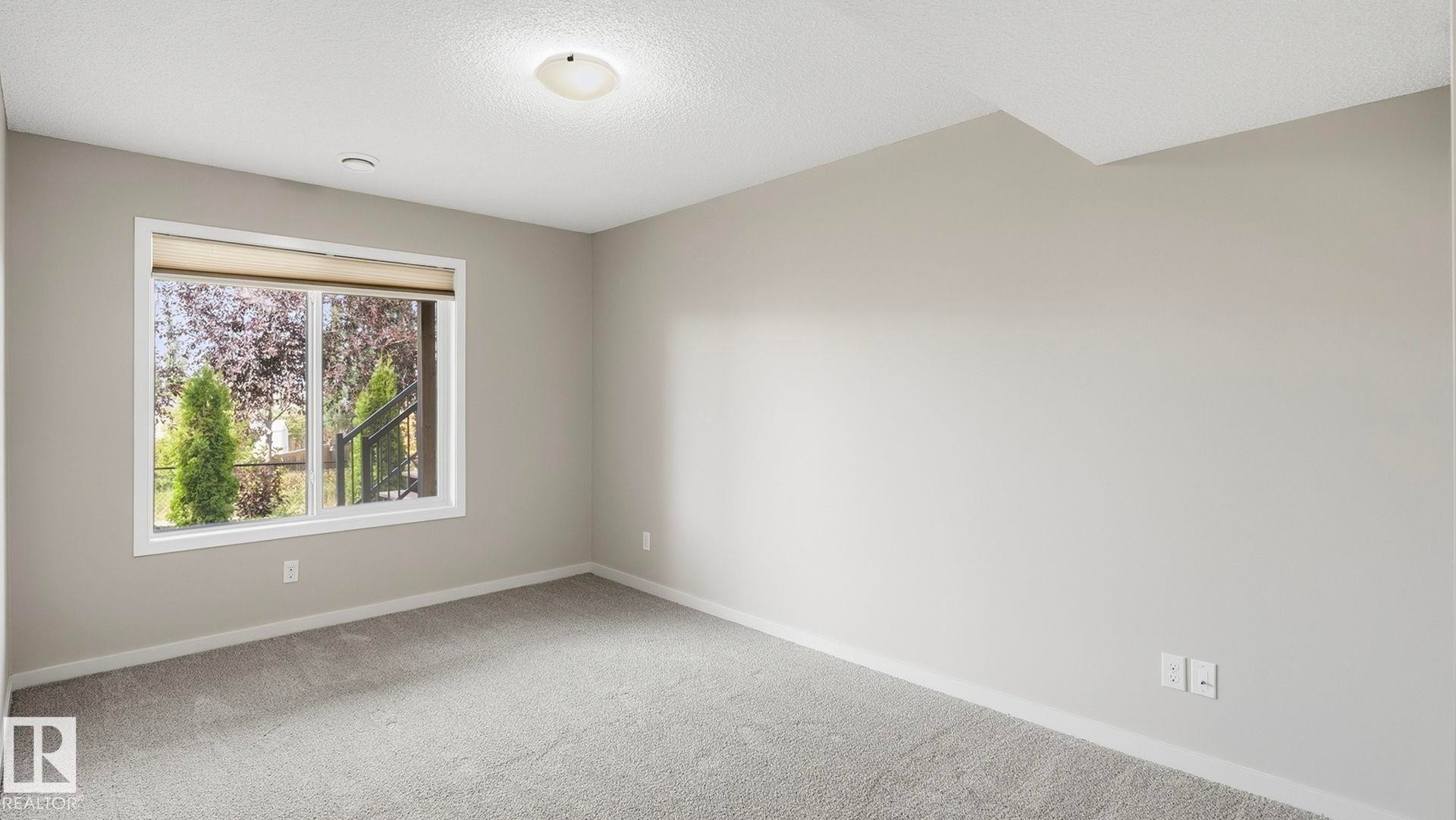 1832 56 Street Sw, Edmonton, AB - Indoor Photo Showing Other Room