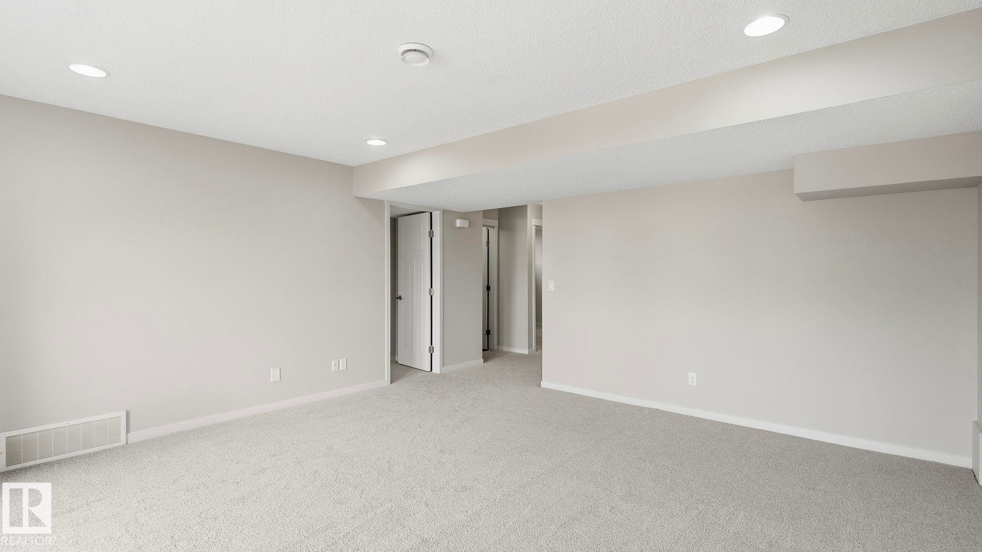 1832 56 Street Sw, Edmonton, AB - Indoor Photo Showing Other Room