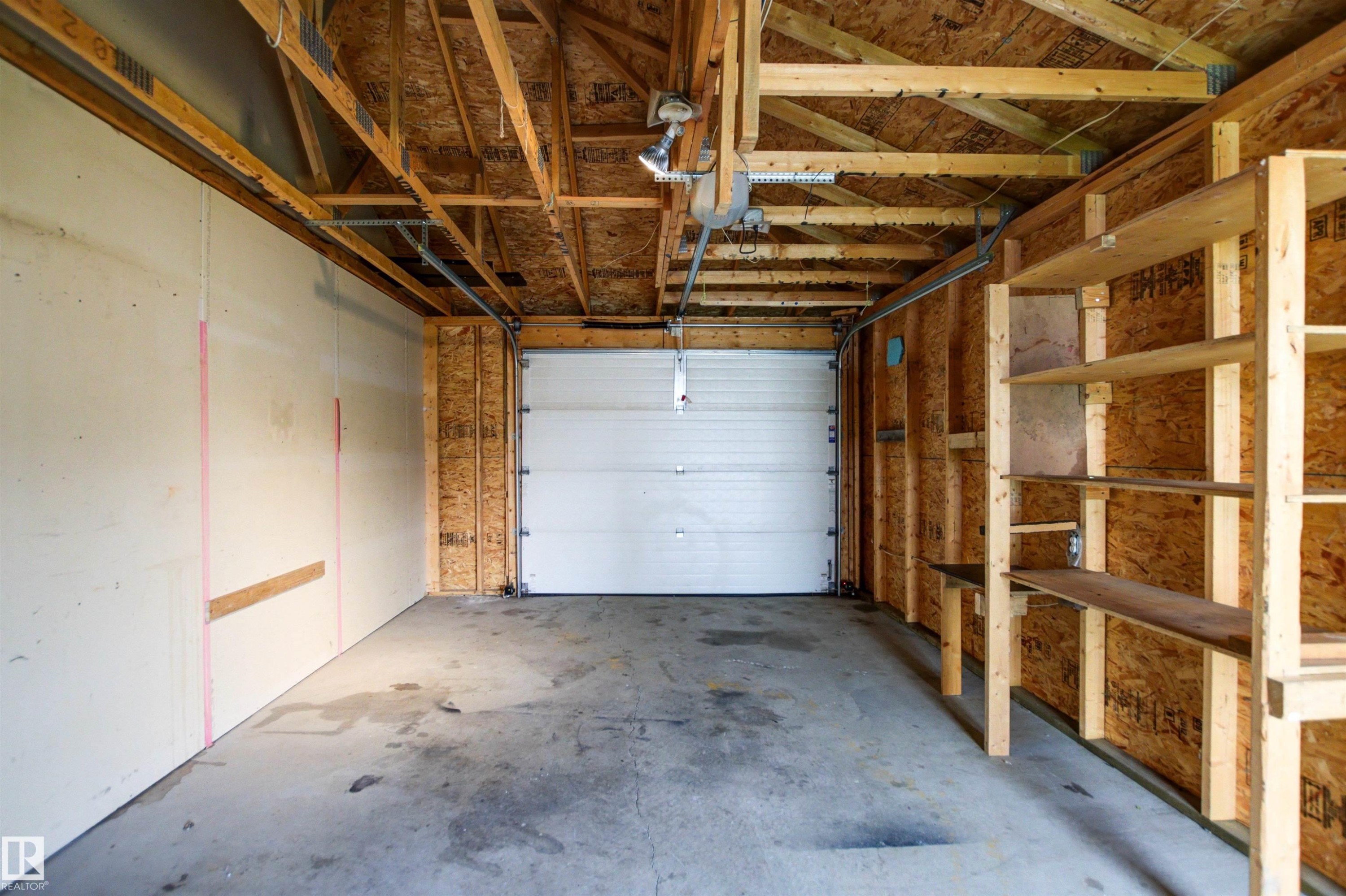 10634 155 Street Nw, Edmonton, AB - Indoor Photo Showing Garage