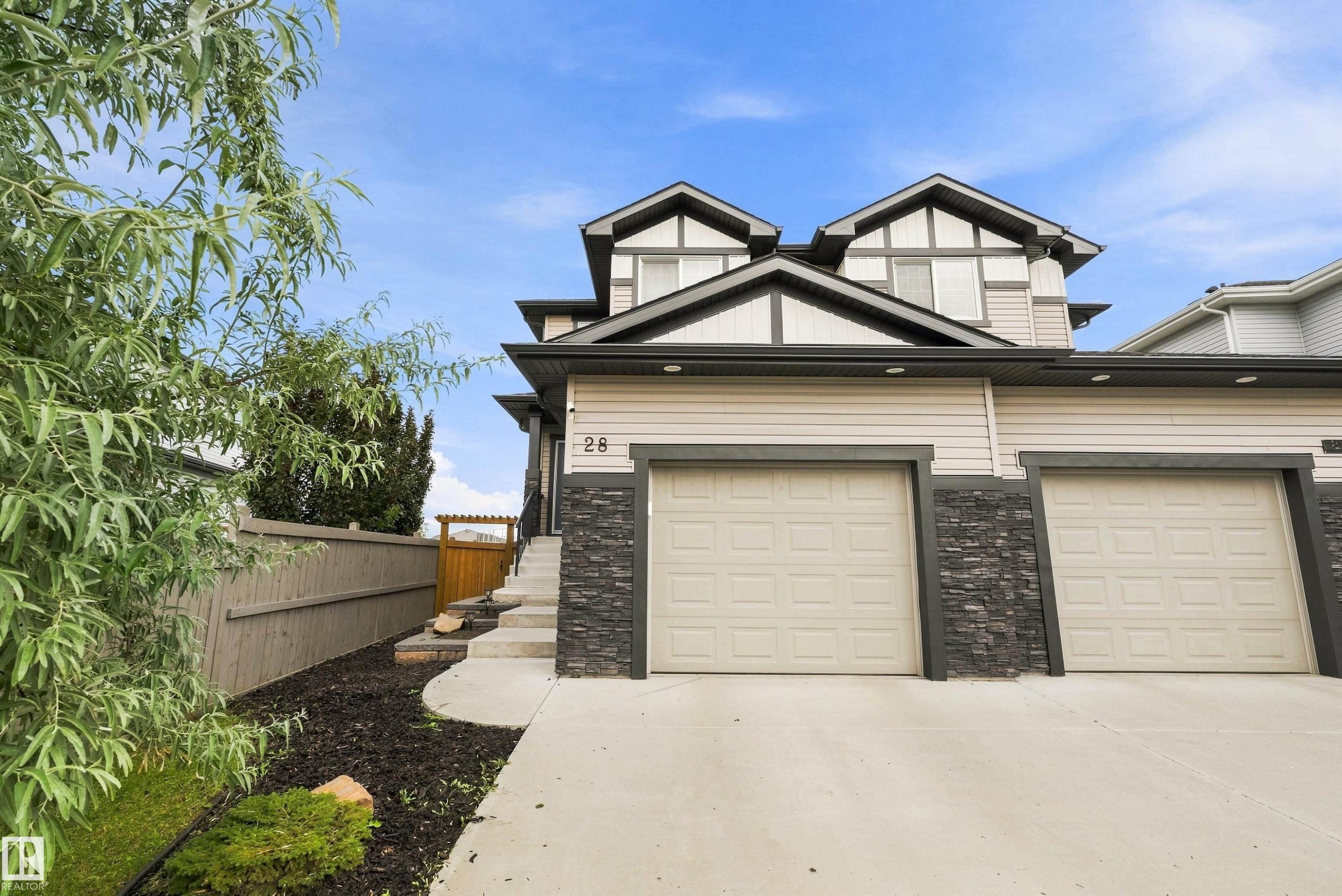 28 Rolston Close, Leduc, AB - Outdoor