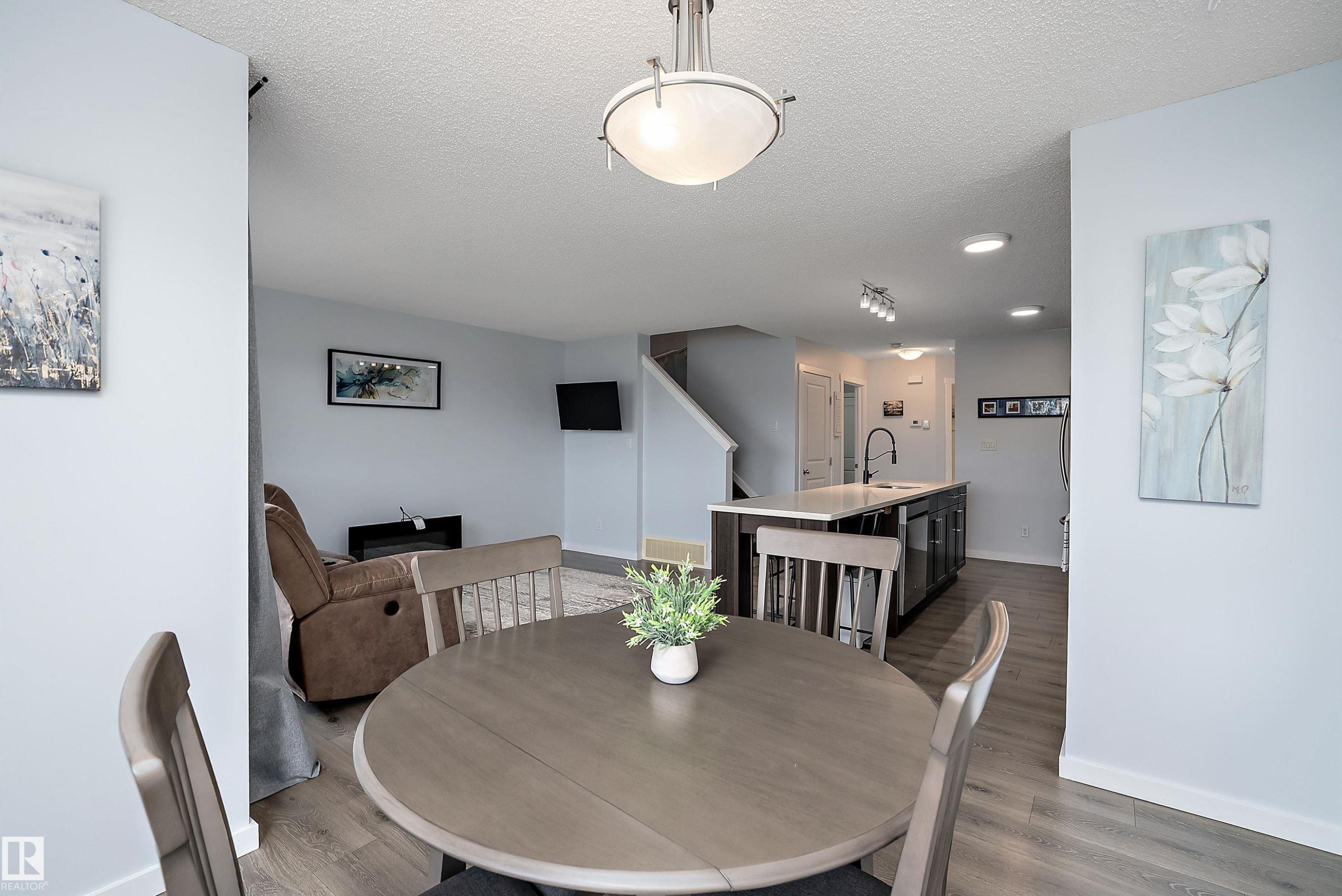 28 Rolston Close, Leduc, AB - Indoor Photo Showing Dining Room