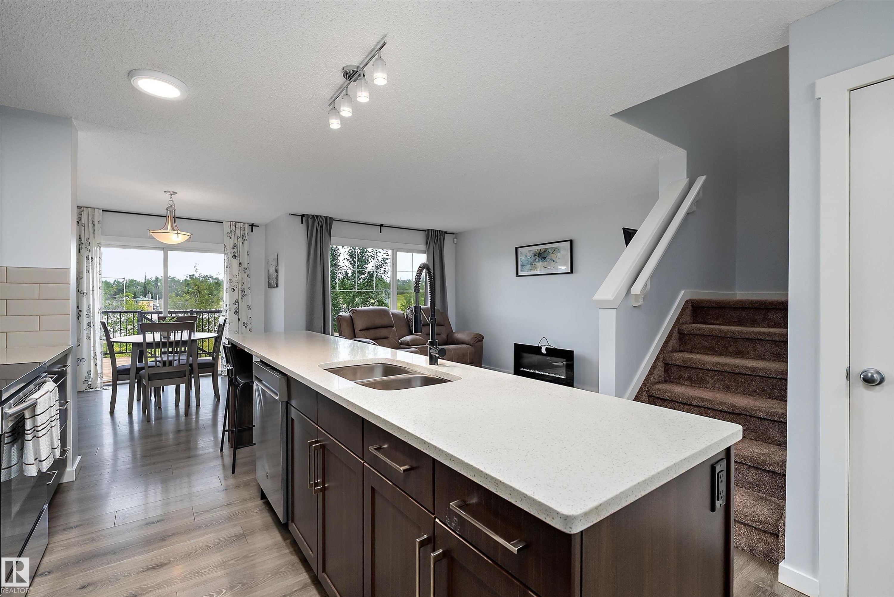 28 Rolston Close, Leduc, AB - Indoor Photo Showing Kitchen With Double Sink