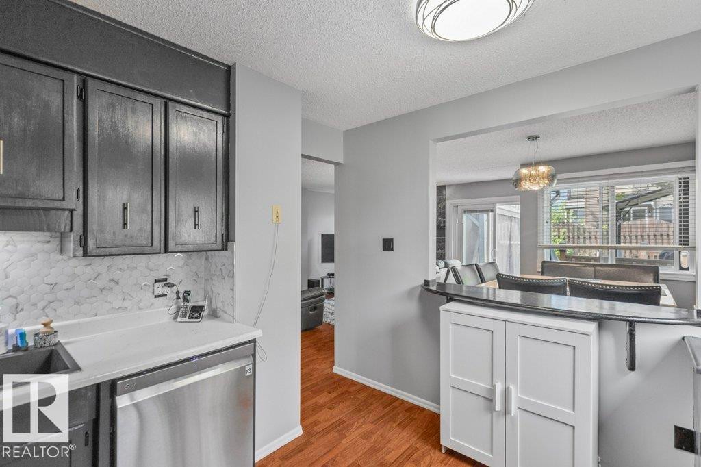 6010 173 Street Nw, Edmonton, AB - Indoor Photo Showing Kitchen