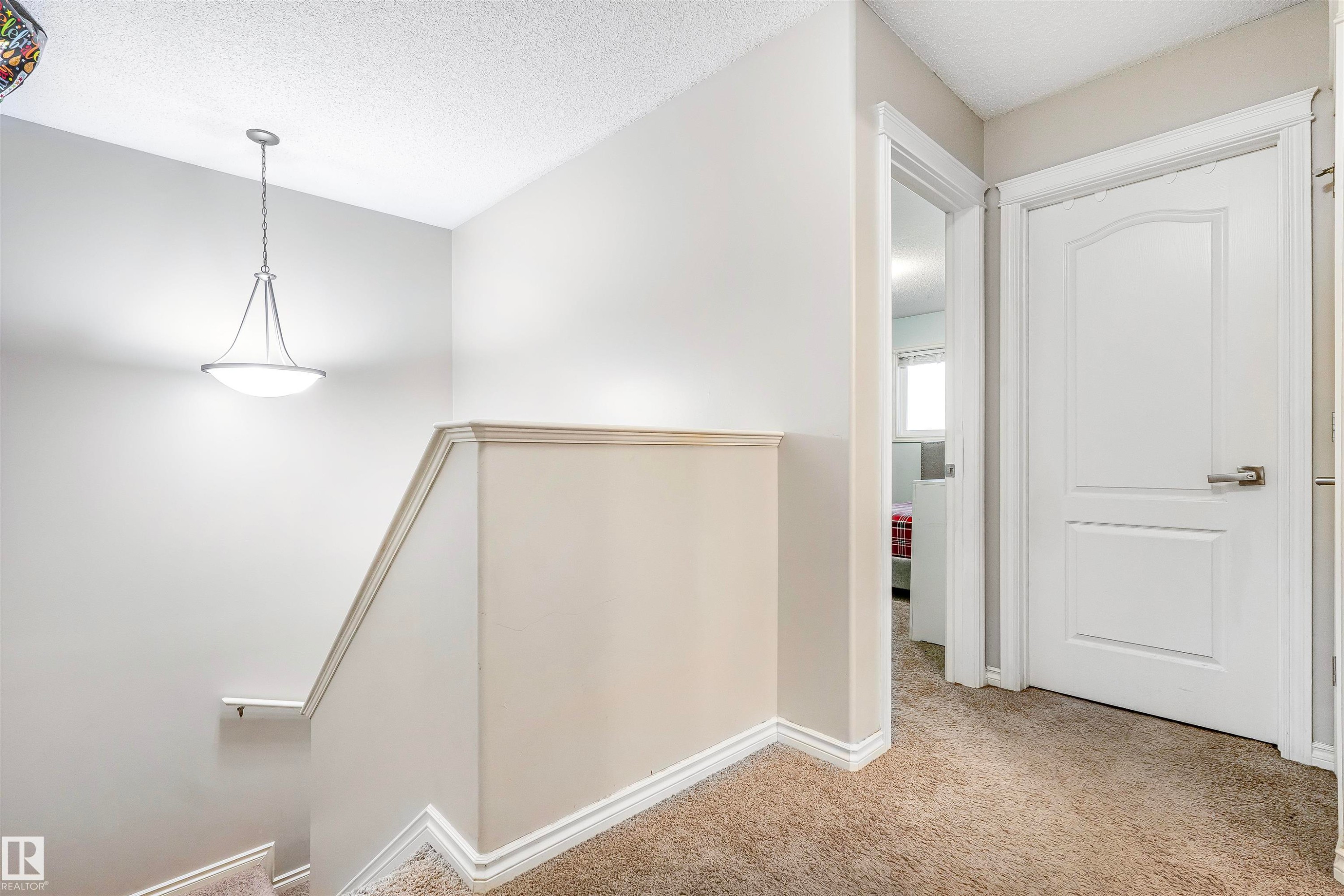 2627 29 Street Nw, Edmonton, AB - Indoor Photo Showing Other Room