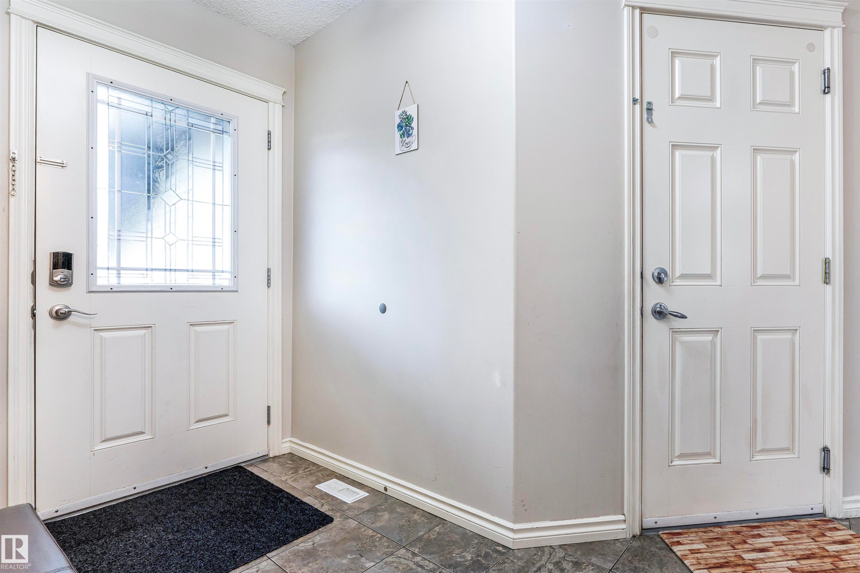 2627 29 Street Nw, Edmonton, AB - Indoor Photo Showing Other Room