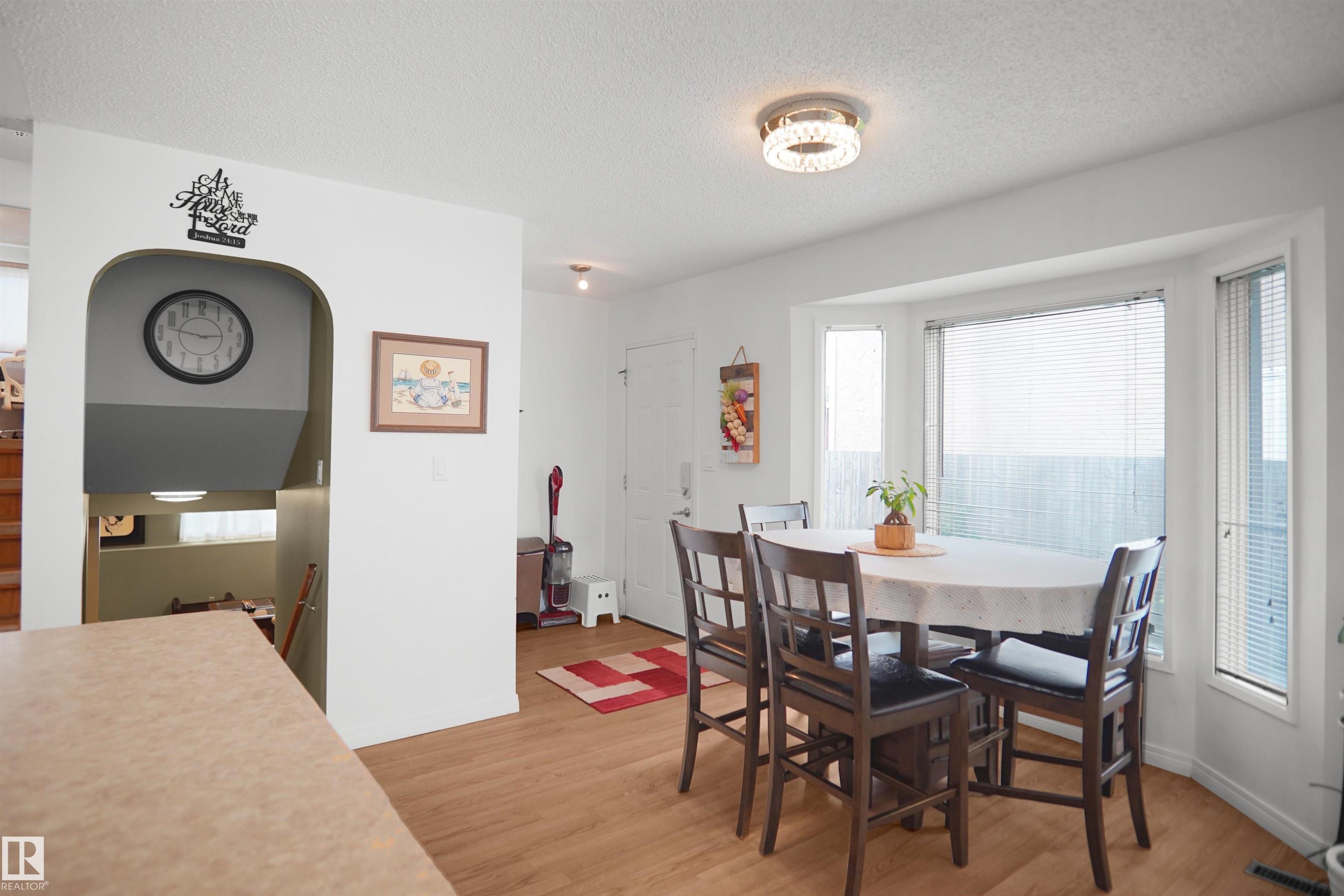 18322 71A Avenue Nw, Edmonton, AB - Indoor Photo Showing Dining Room