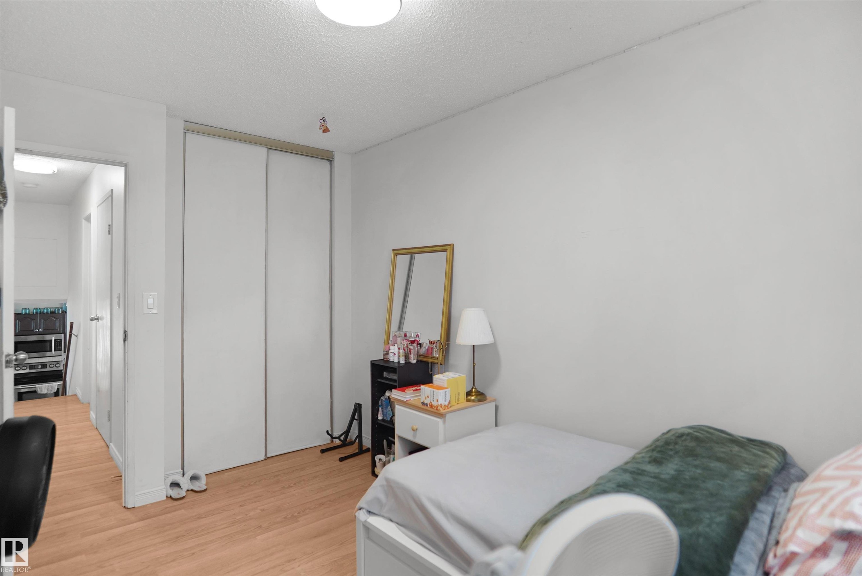 18322 71A Avenue Nw, Edmonton, AB - Indoor Photo Showing Bedroom