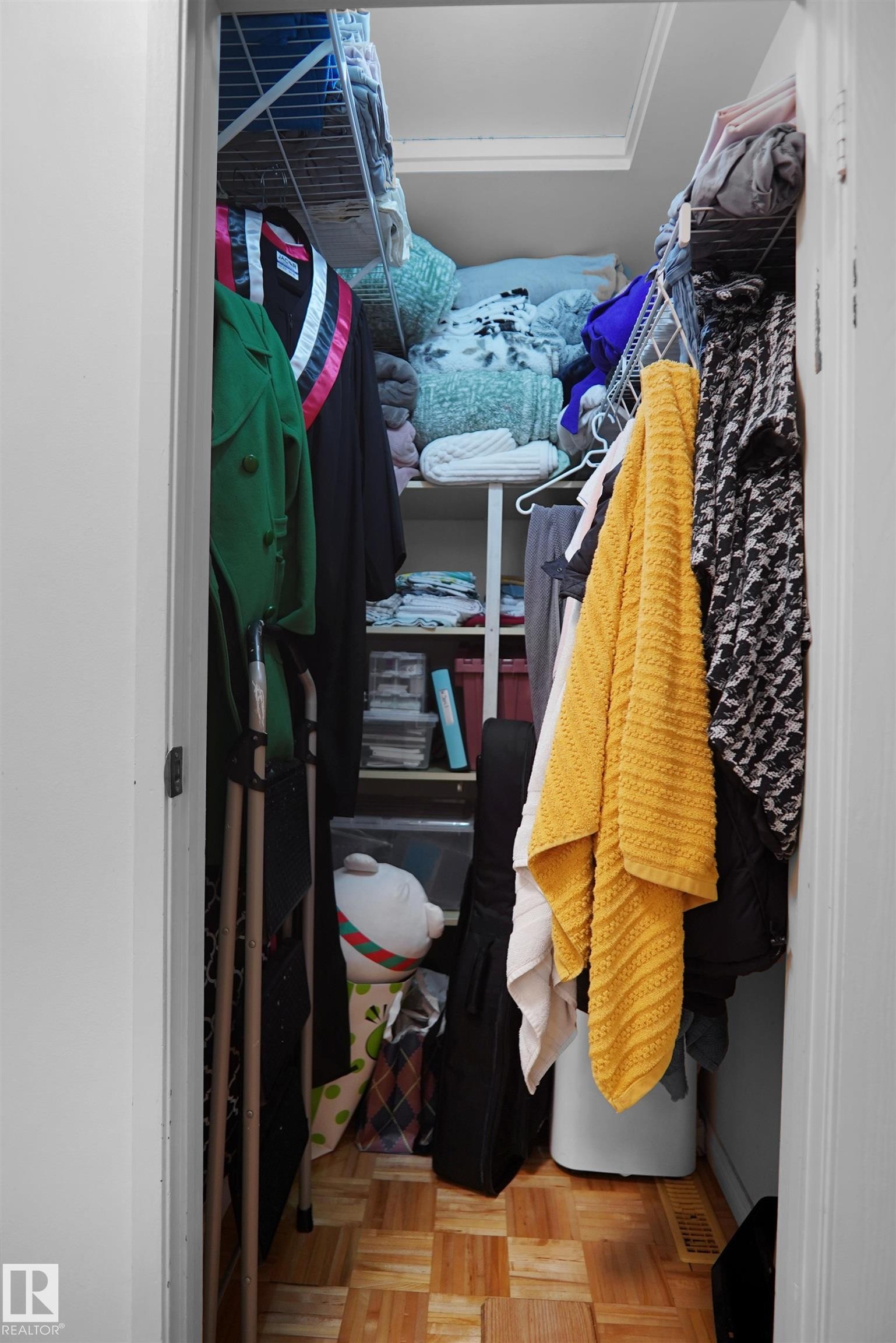 18322 71A Avenue Nw, Edmonton, AB - Indoor With Storage