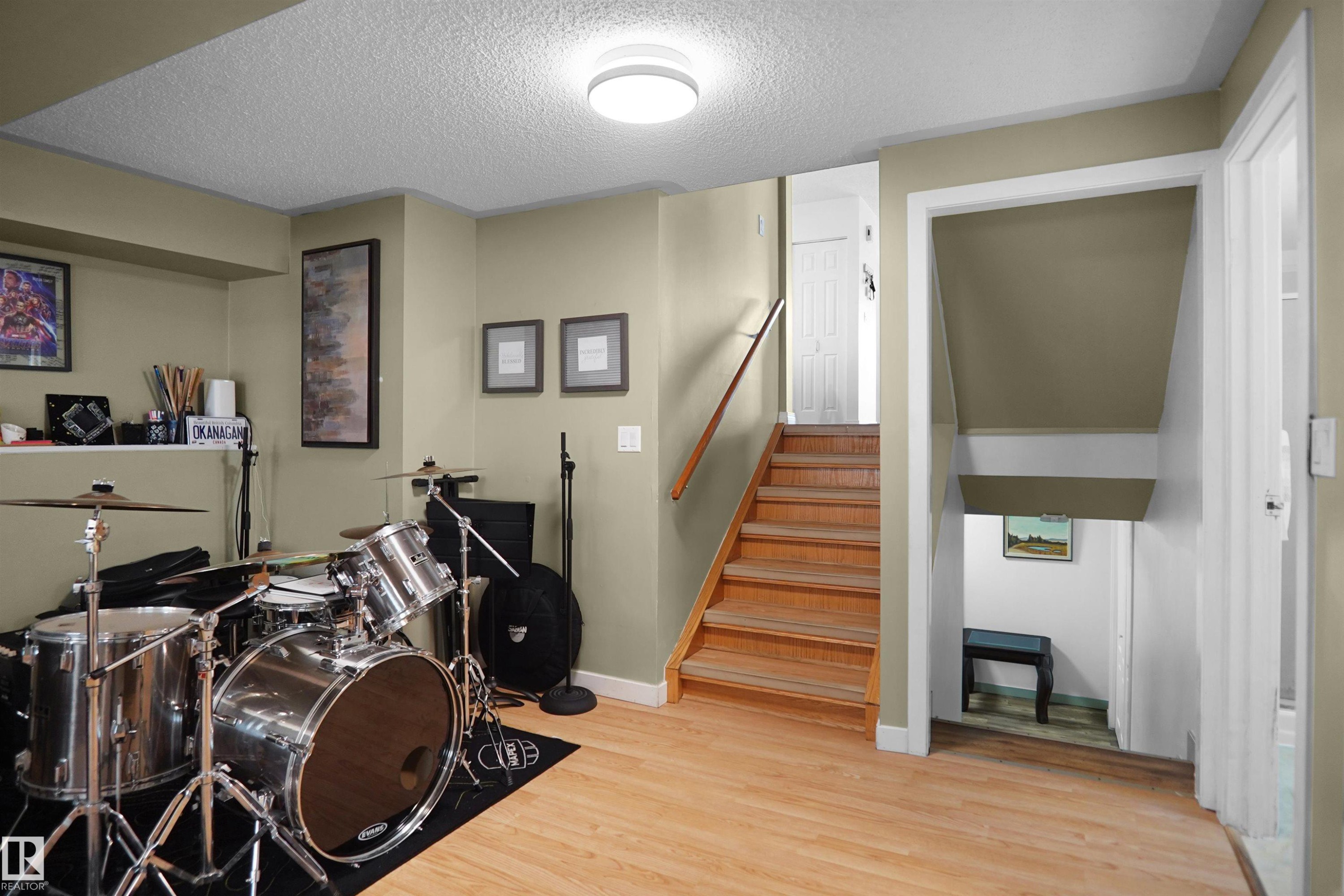 18322 71A Avenue Nw, Edmonton, AB - Indoor