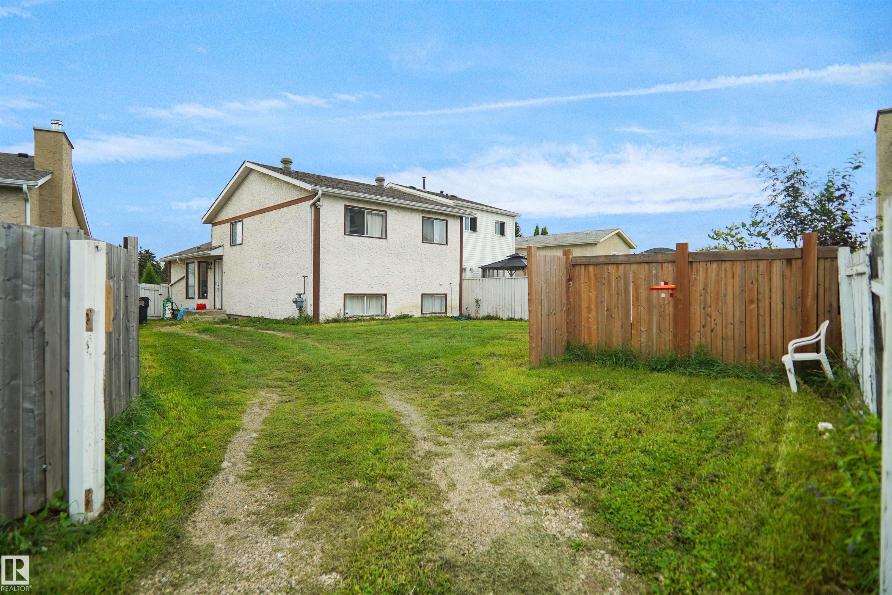 18322 71A Avenue Nw, Edmonton, AB - Outdoor