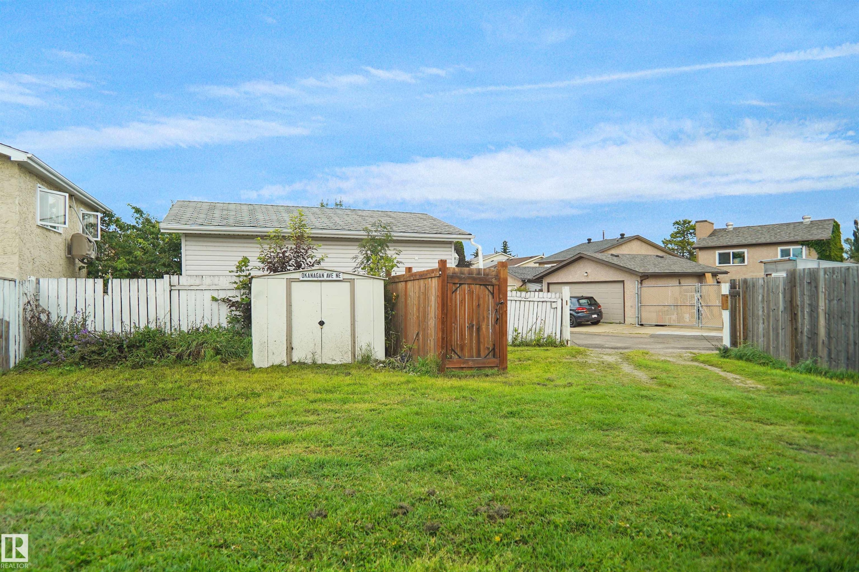 18322 71A Avenue Nw, Edmonton, AB - Outdoor