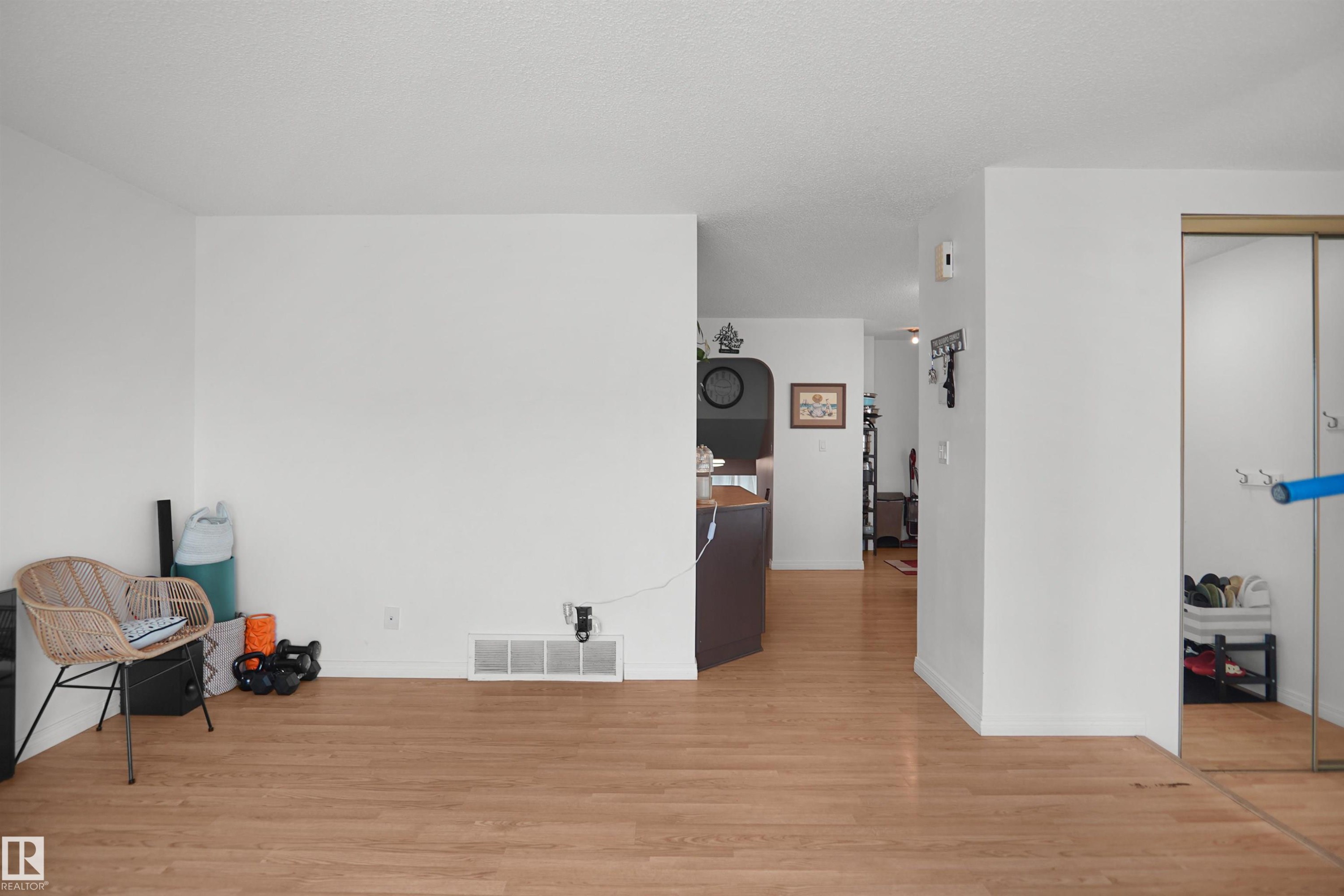 18322 71A Avenue Nw, Edmonton, AB - Indoor Photo Showing Other Room