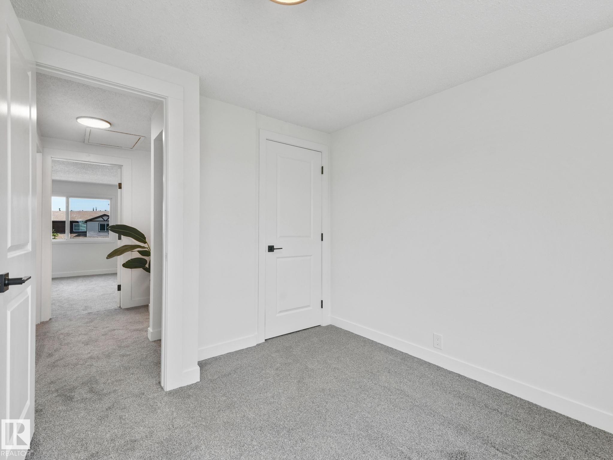 #10 13833 30 St Nw, Edmonton, AB - Indoor Photo Showing Other Room