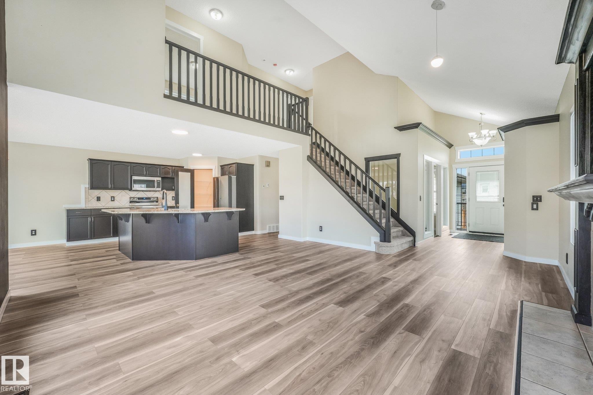 16523 89 Street Nw, Edmonton, AB - Indoor Photo Showing Other Room