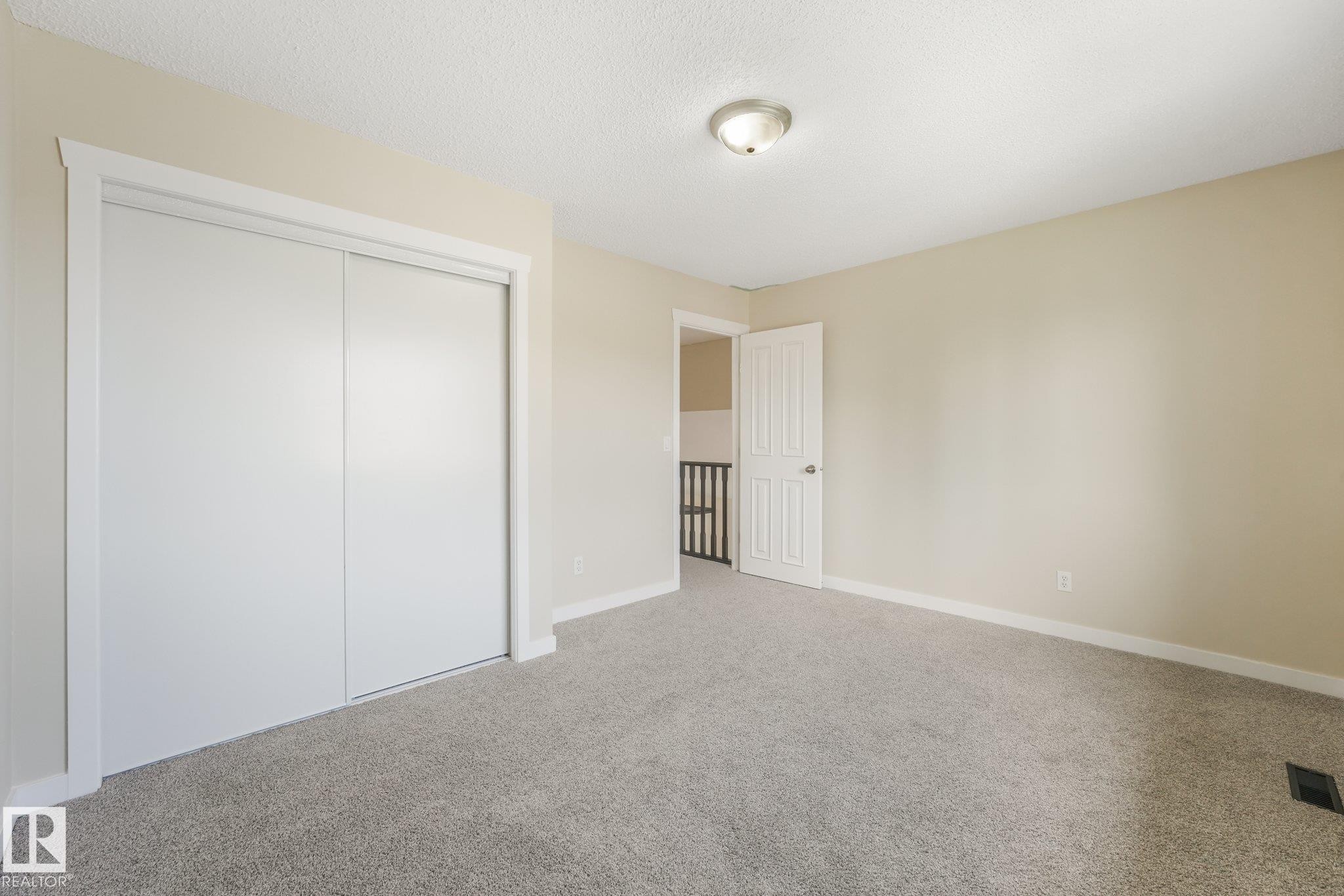 16523 89 Street Nw, Edmonton, AB - Indoor Photo Showing Other Room