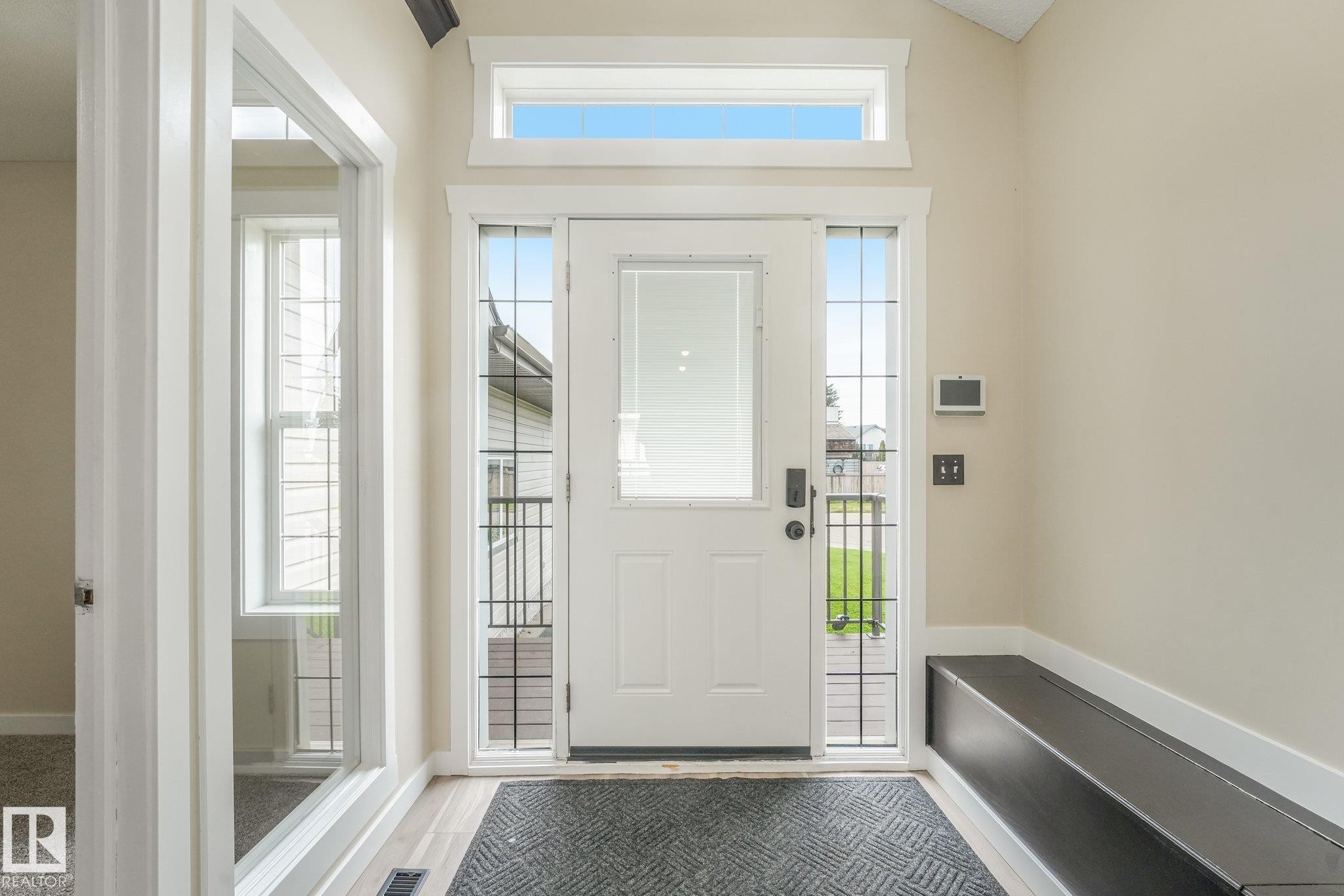 16523 89 Street Nw, Edmonton, AB - Indoor Photo Showing Other Room