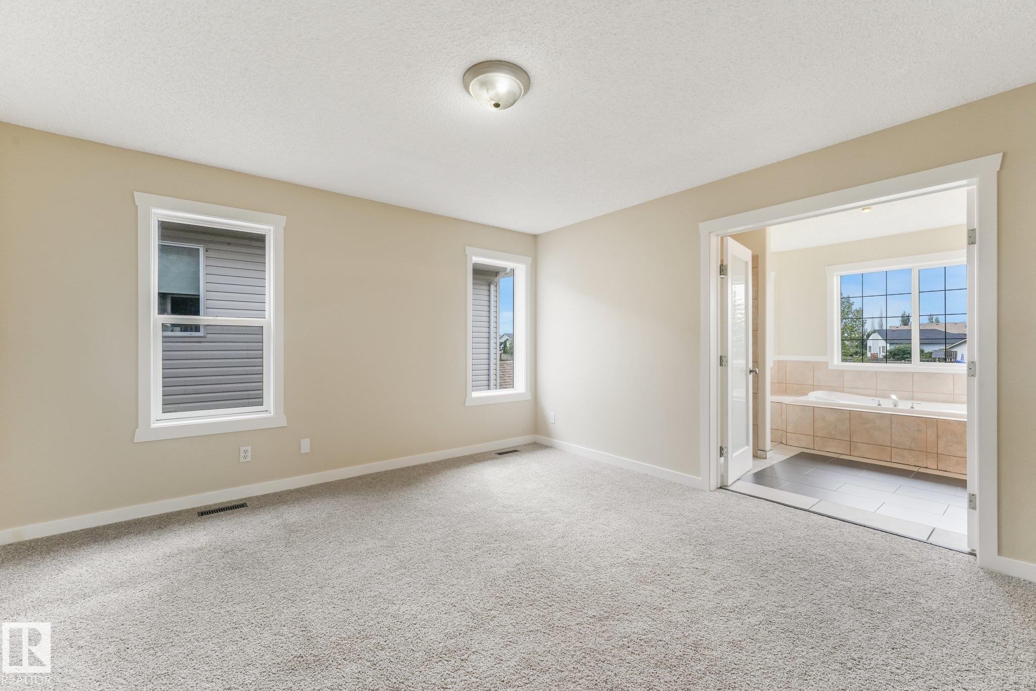 16523 89 Street Nw, Edmonton, AB - Indoor Photo Showing Other Room