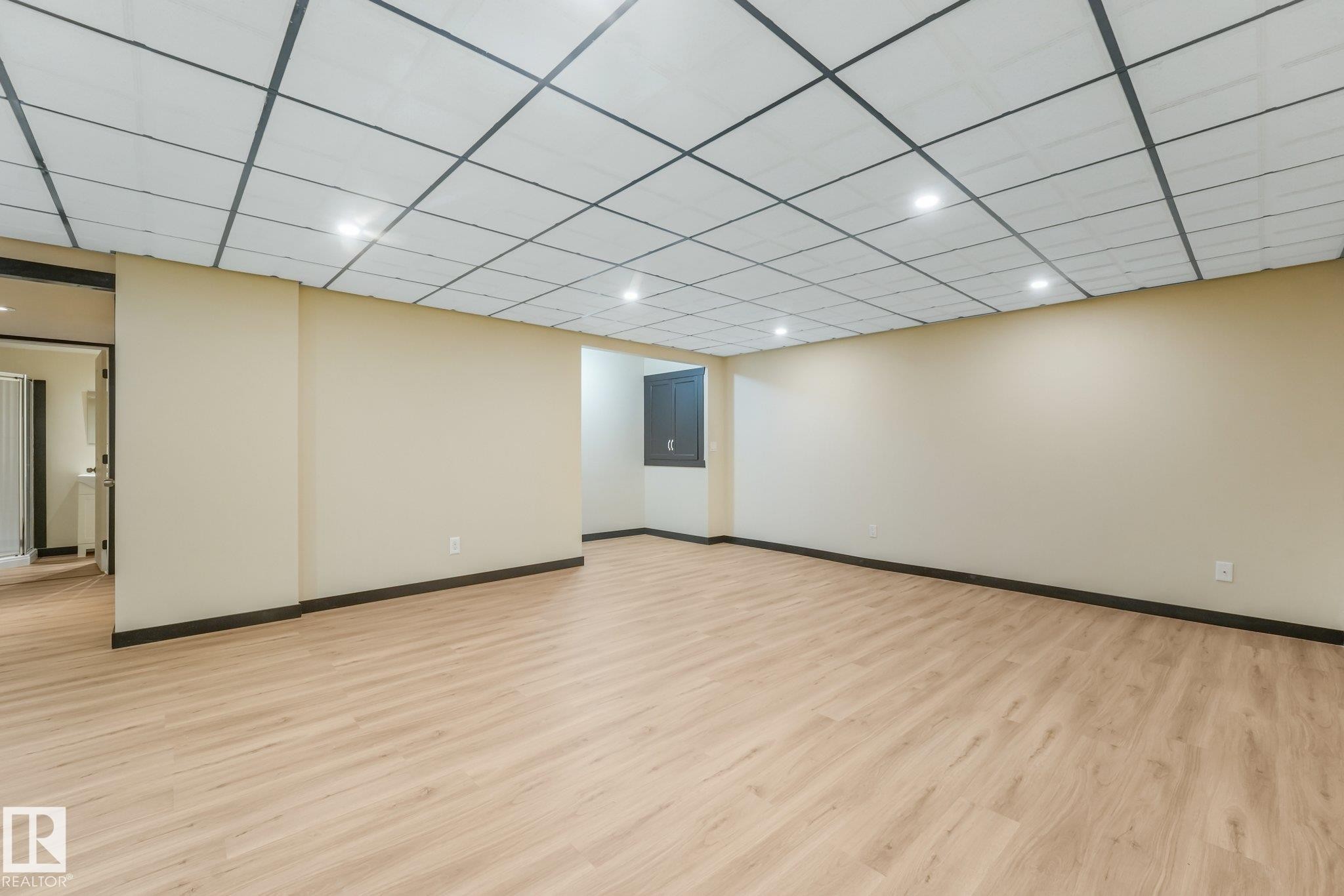 16523 89 Street Nw, Edmonton, AB - Indoor Photo Showing Other Room