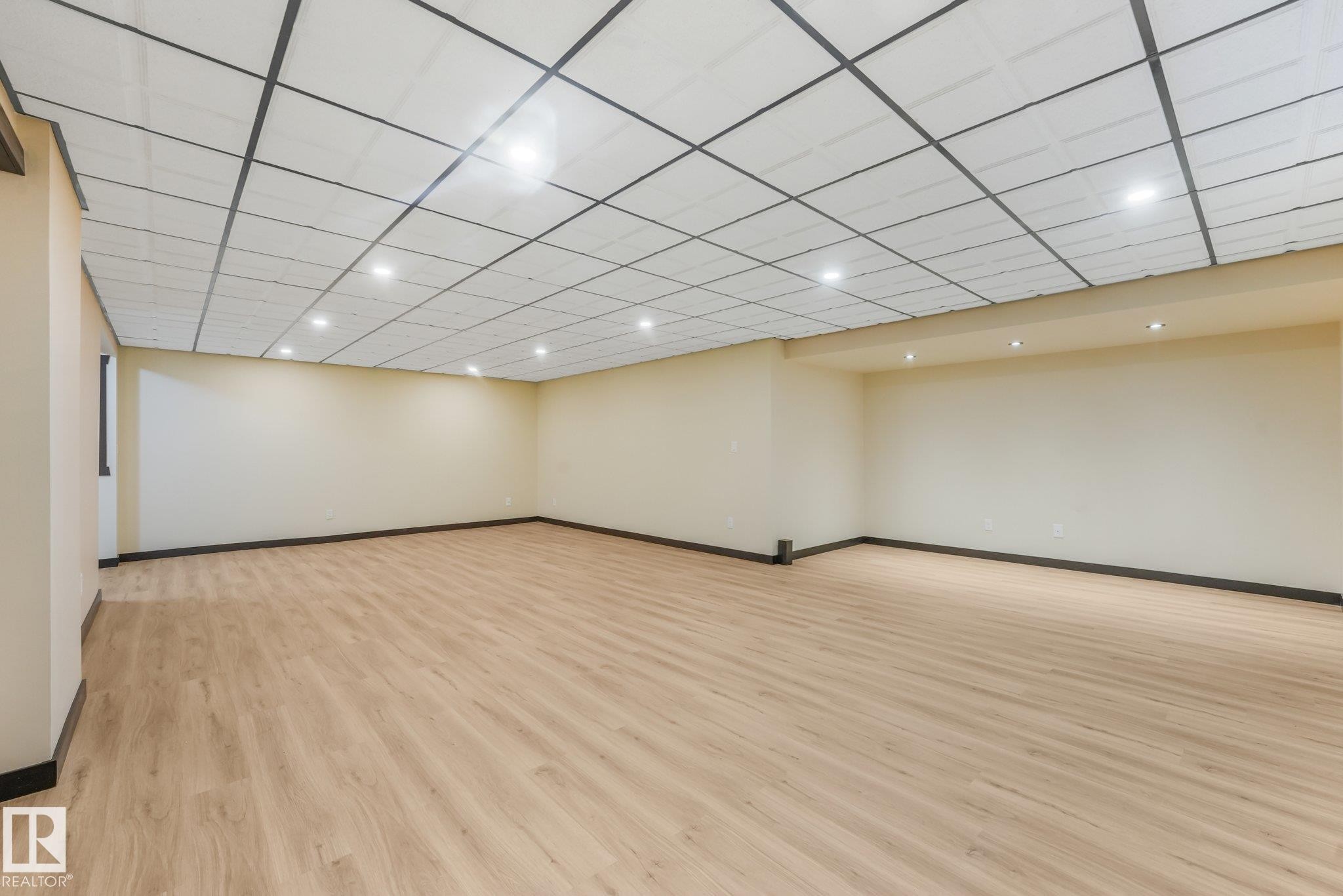 16523 89 Street Nw, Edmonton, AB - Indoor Photo Showing Other Room