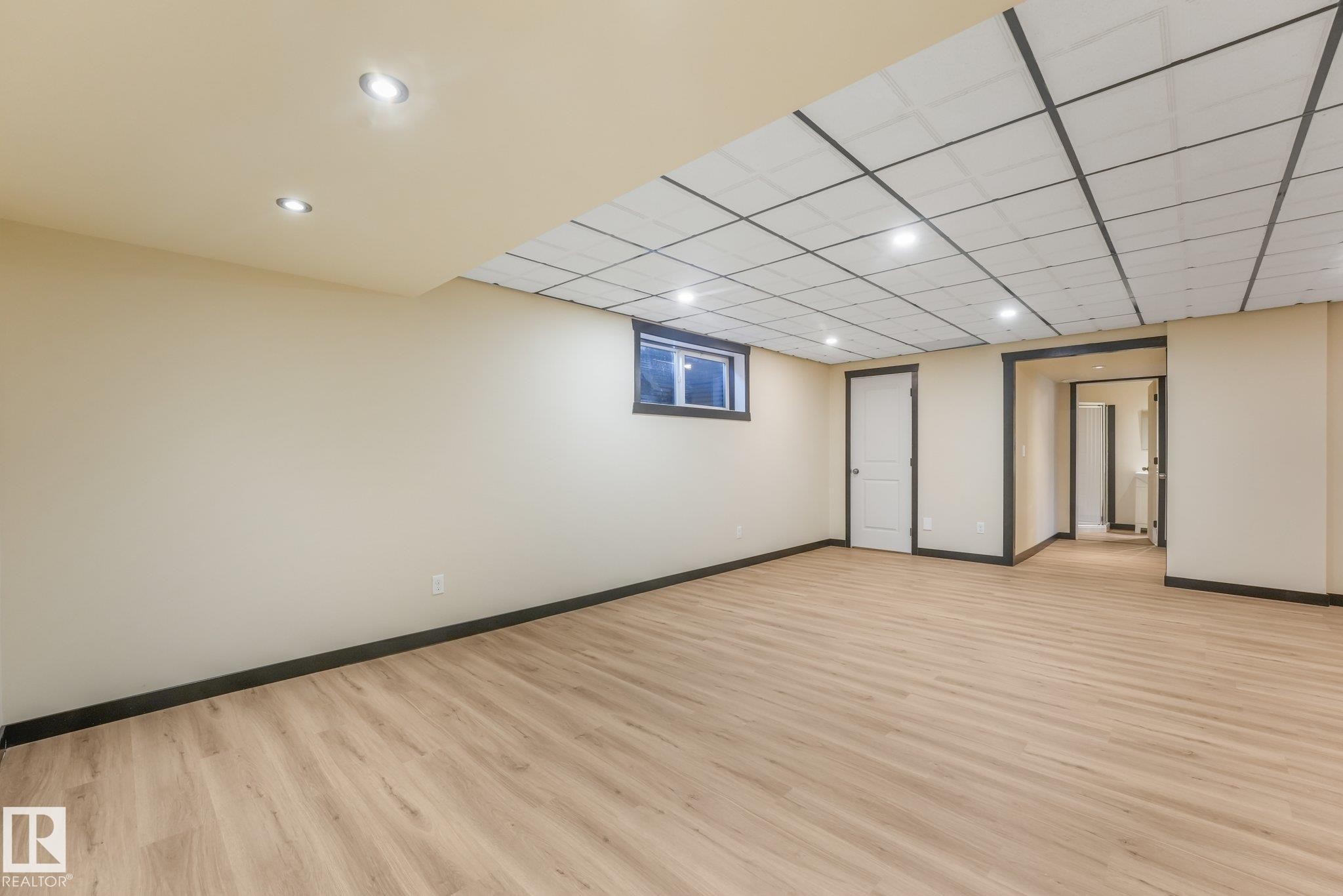 16523 89 Street Nw, Edmonton, AB - Indoor Photo Showing Other Room