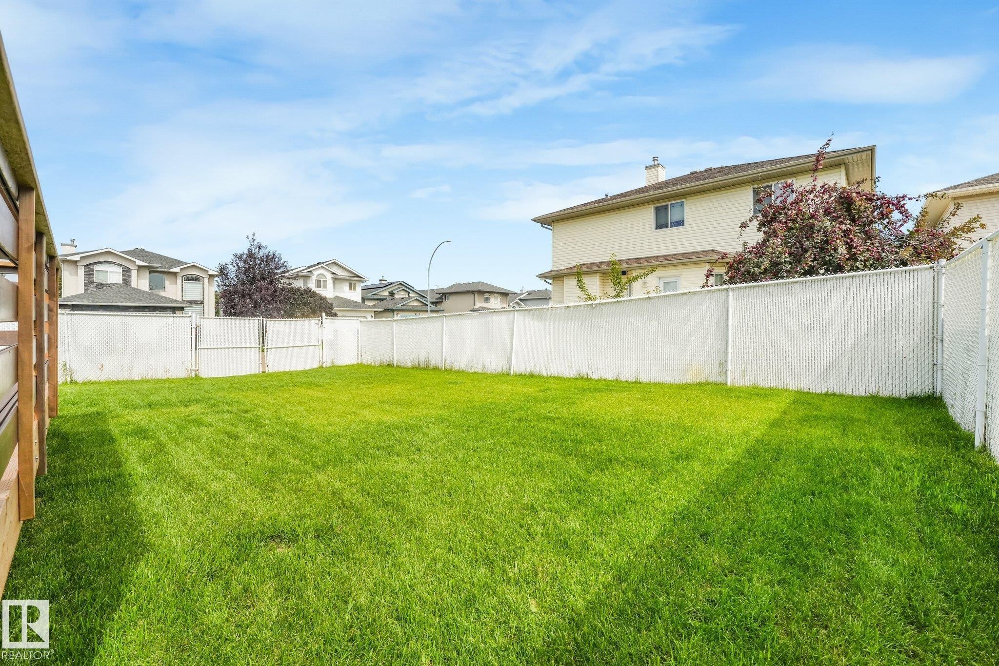 16523 89 Street Nw, Edmonton, AB - Outdoor With Backyard