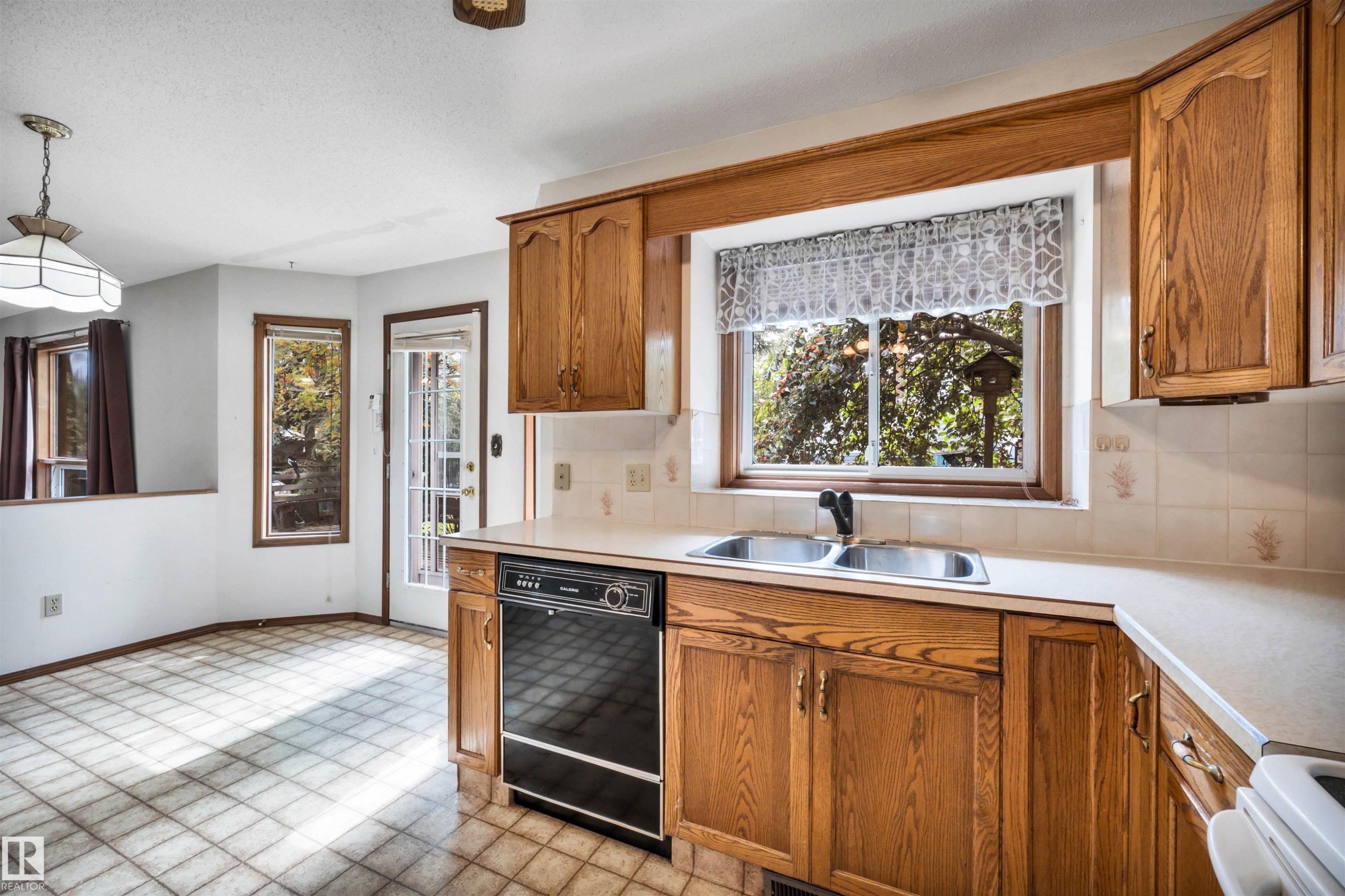 6208 187B Street Nw, Edmonton, AB