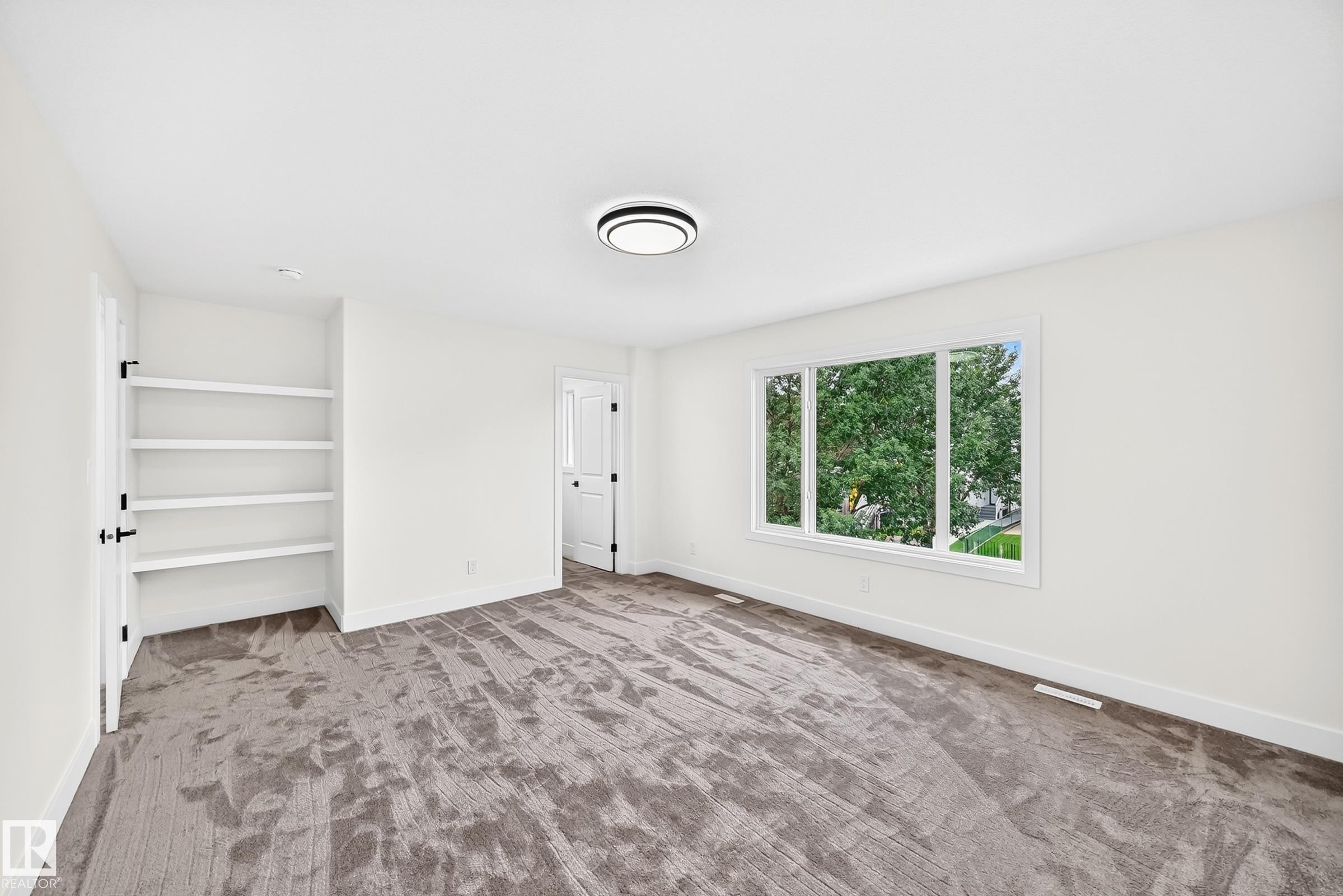 12411 86 Street Nw, Edmonton, AB - Indoor Photo Showing Other Room
