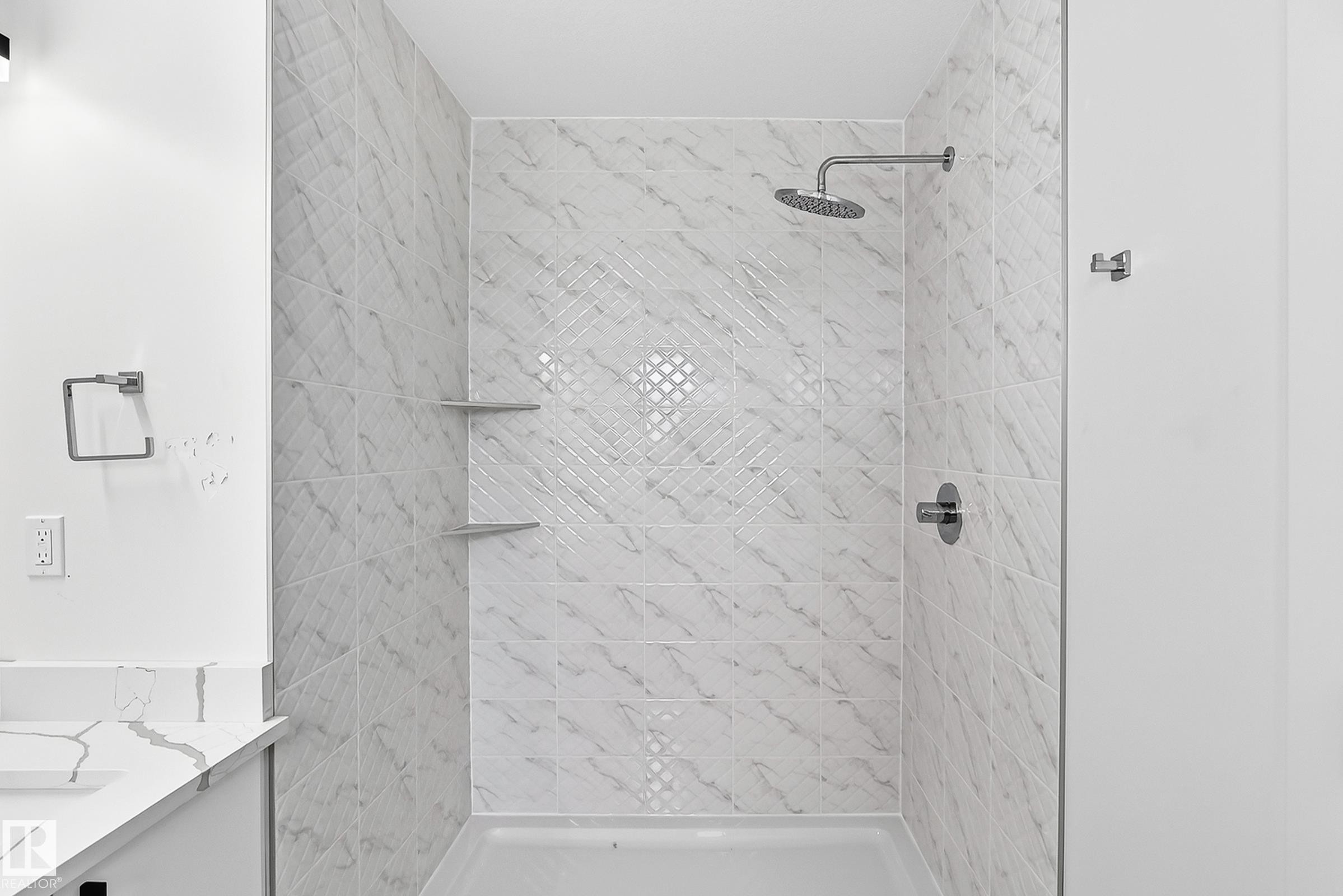 12411 86 Street Nw, Edmonton, AB - Indoor Photo Showing Bathroom